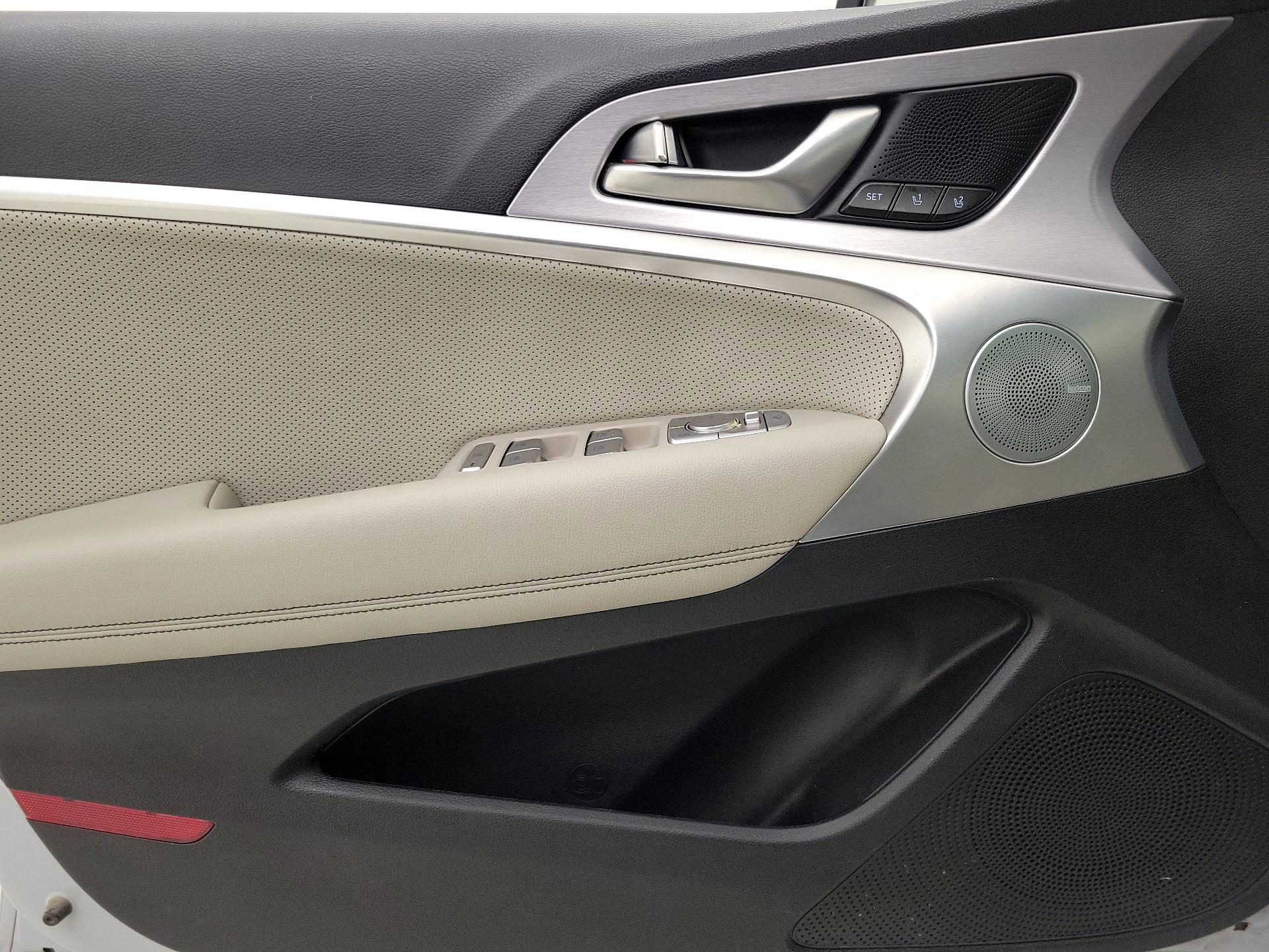 Thumbnail: 2020 Genesis G70 - 12