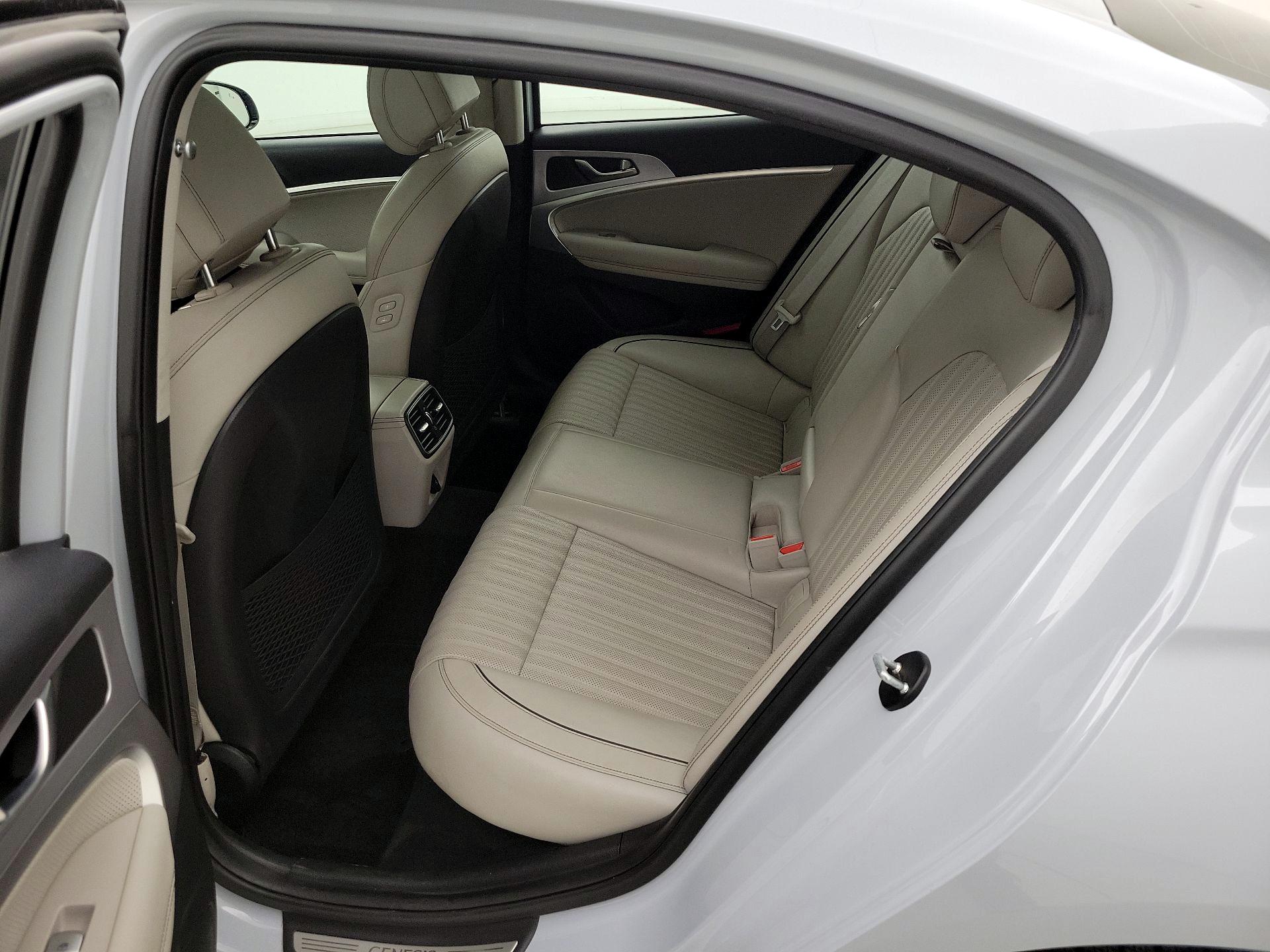 Thumbnail: 2020 Genesis G70 - 20