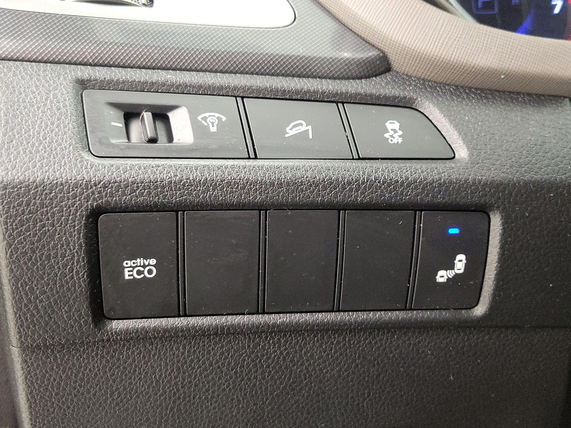 Thumbnail: 2015 Hyundai Santa Fe - 13