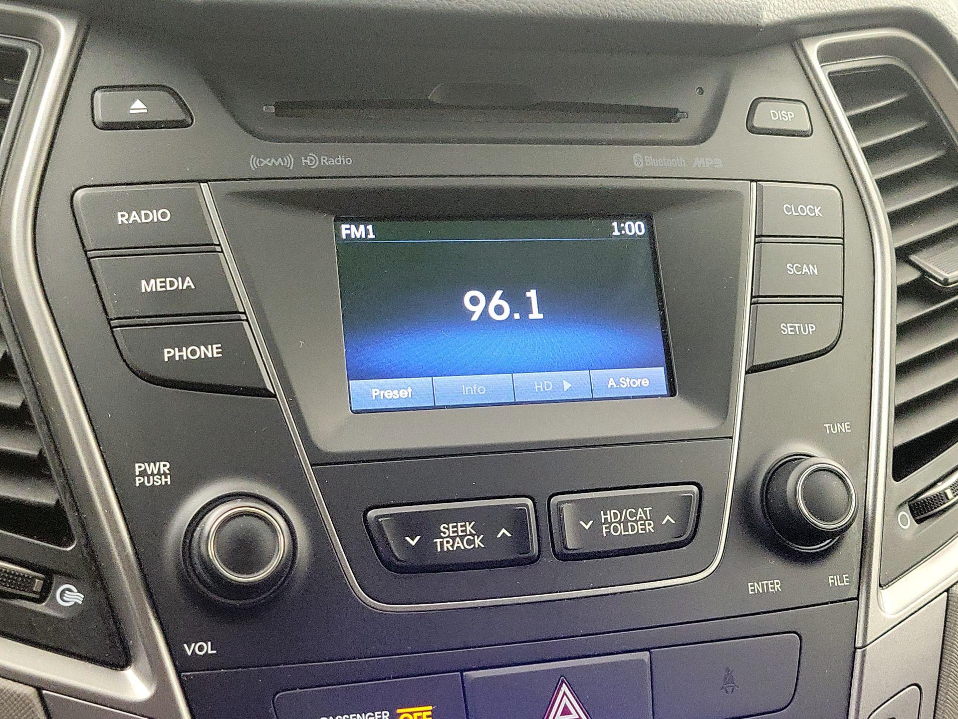 Thumbnail: 2015 Hyundai Santa Fe - 15