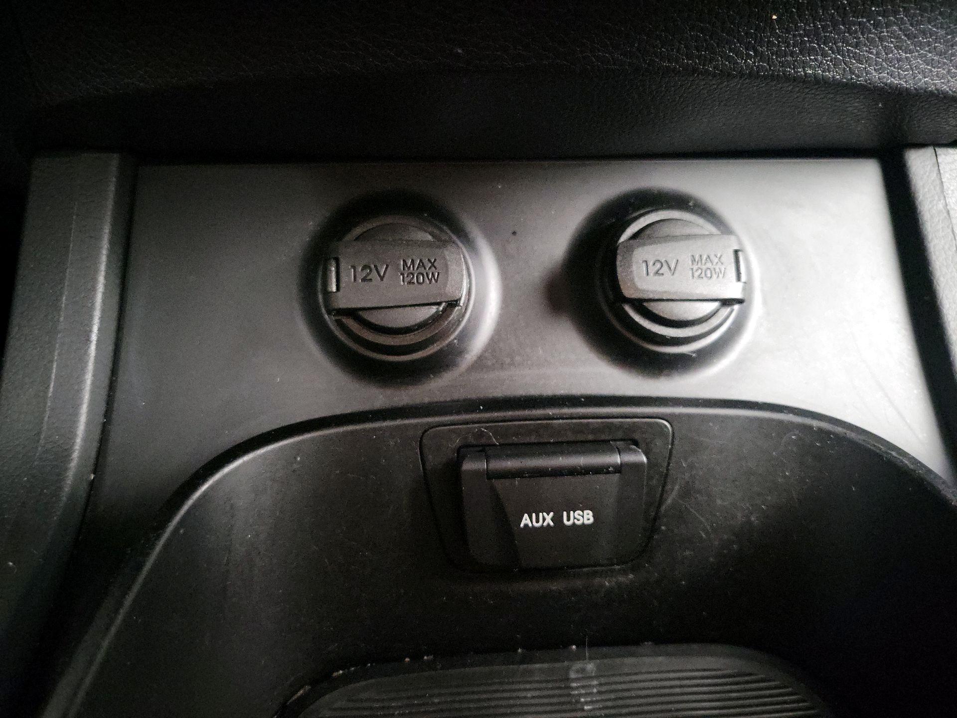 Thumbnail: 2015 Hyundai Santa Fe - 18