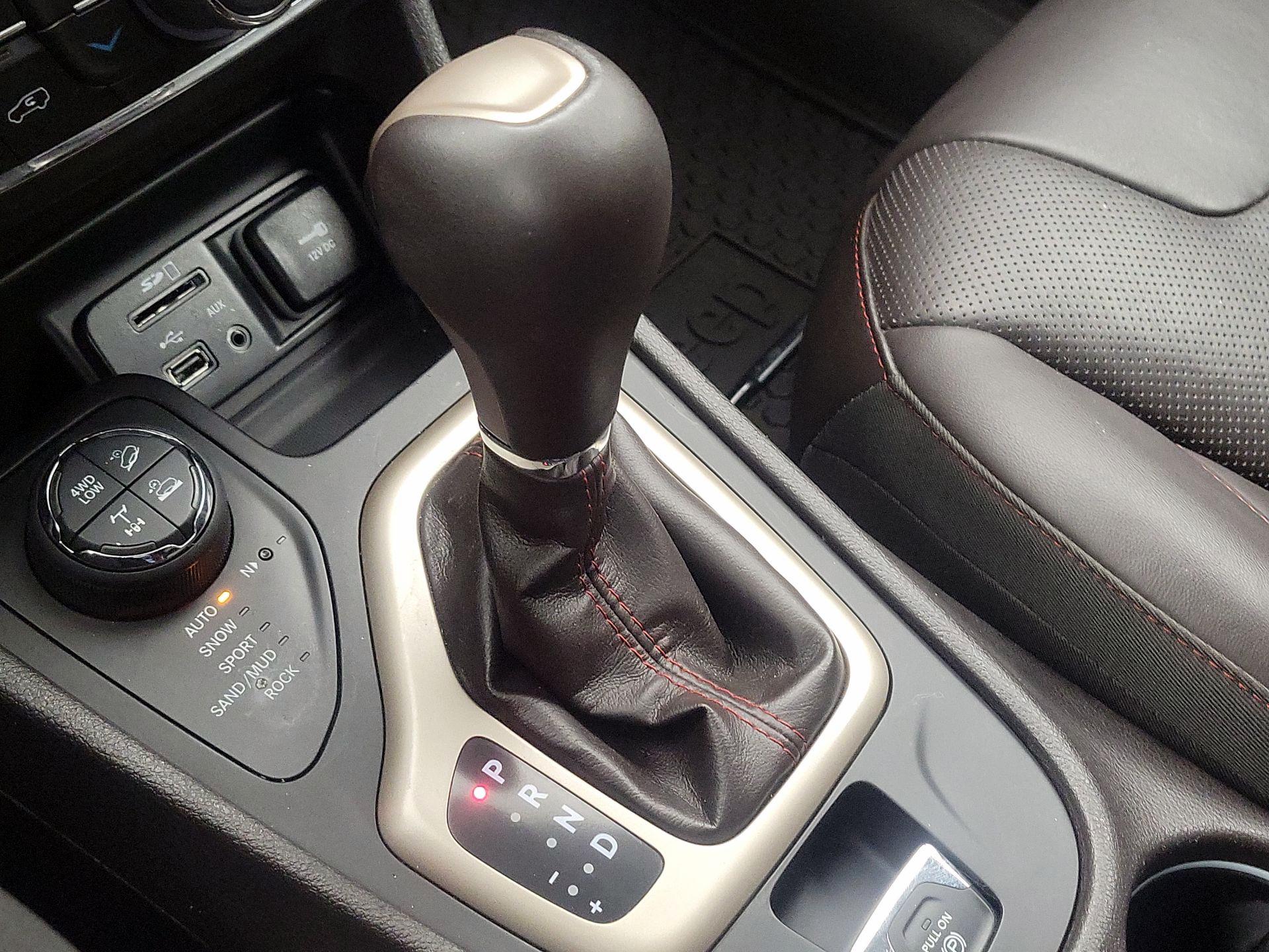 Thumbnail: 2017 Jeep Cherokee - 18