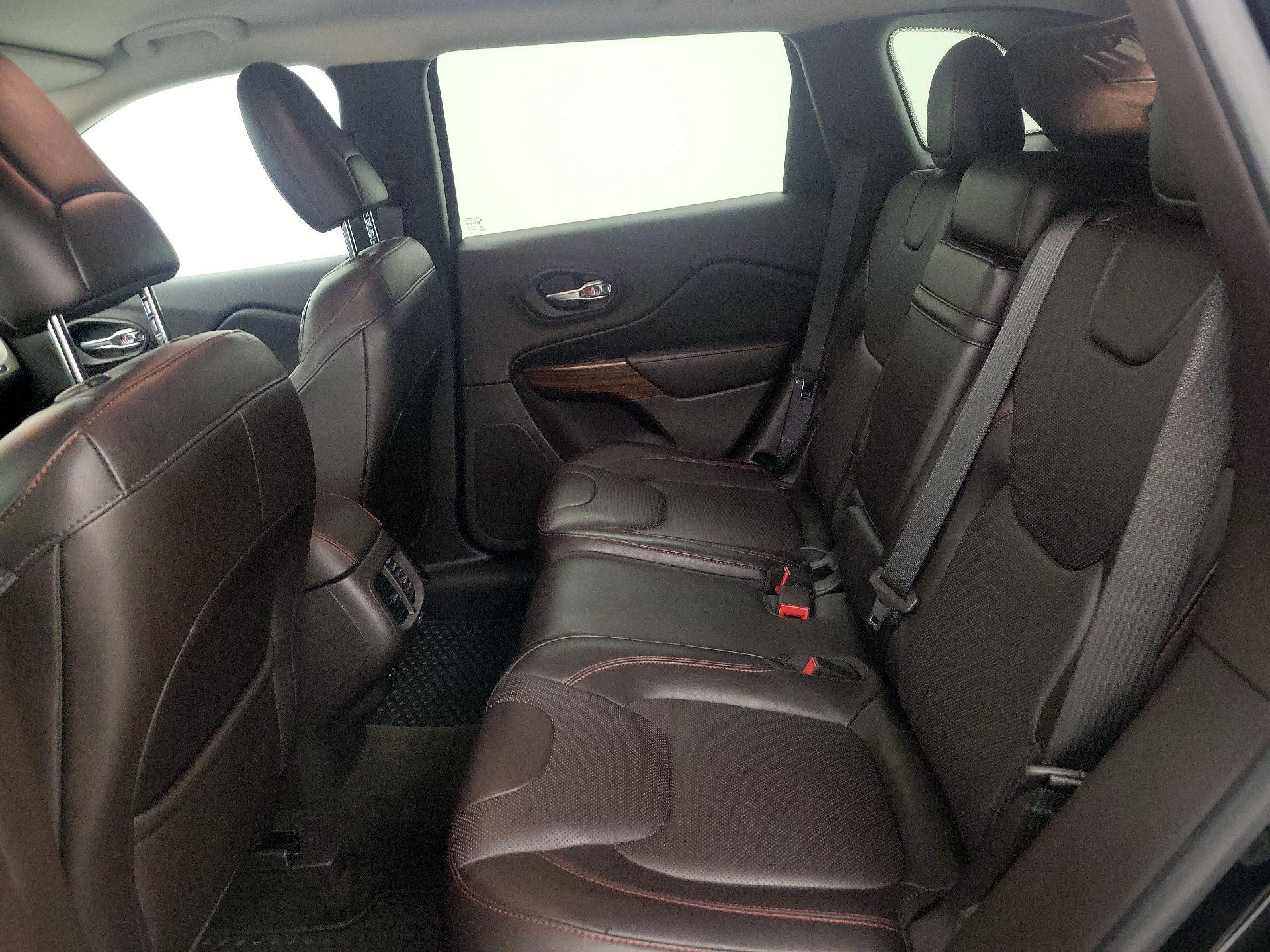 Thumbnail: 2017 Jeep Cherokee - 20