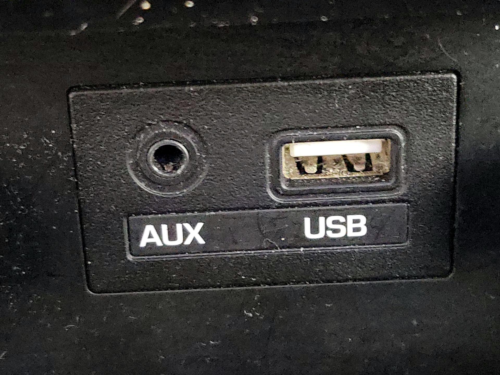 Thumbnail: 2017 Genesis G80 - 19