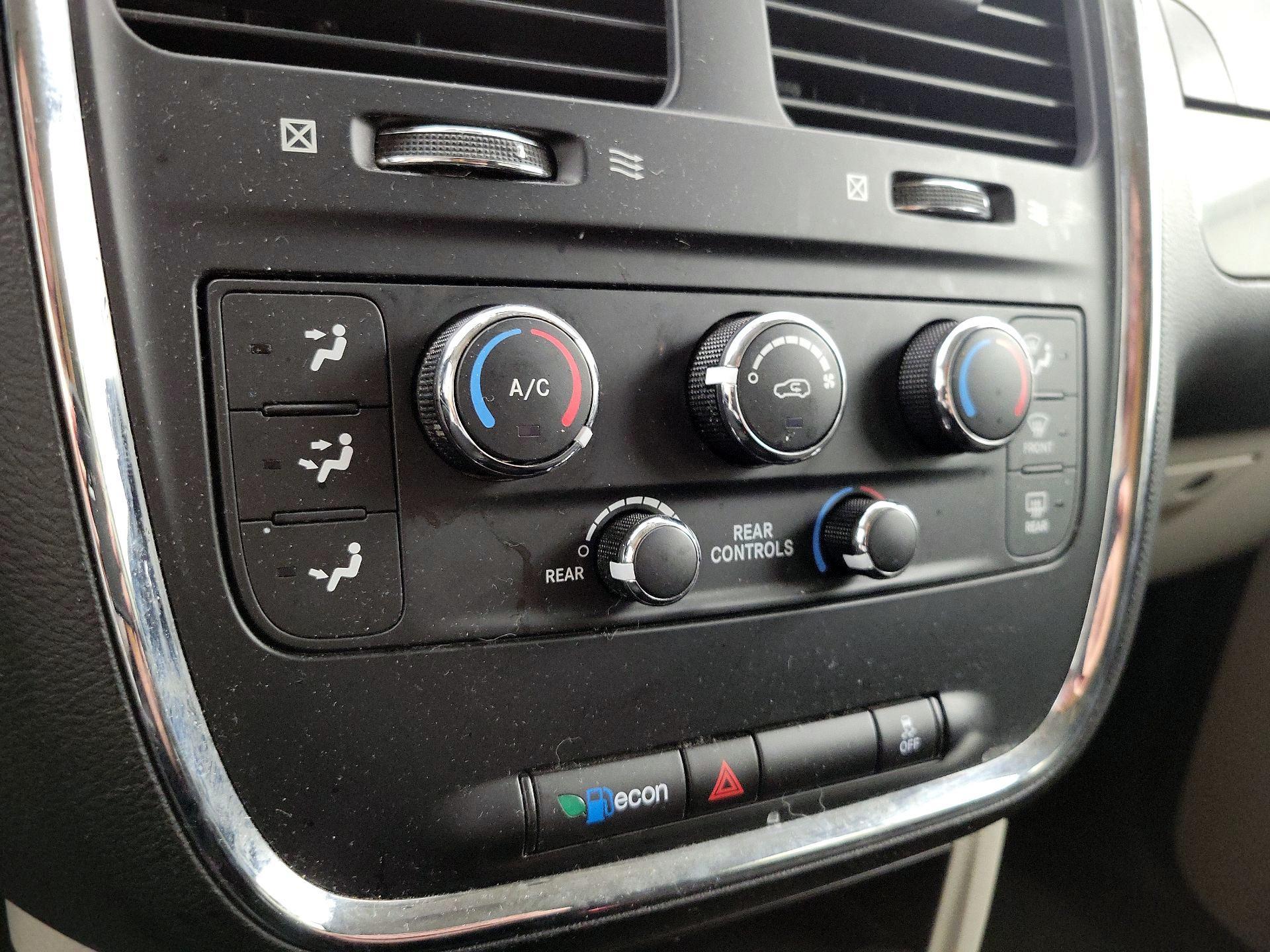 Thumbnail: 2018 Dodge Grand Caravan - 16