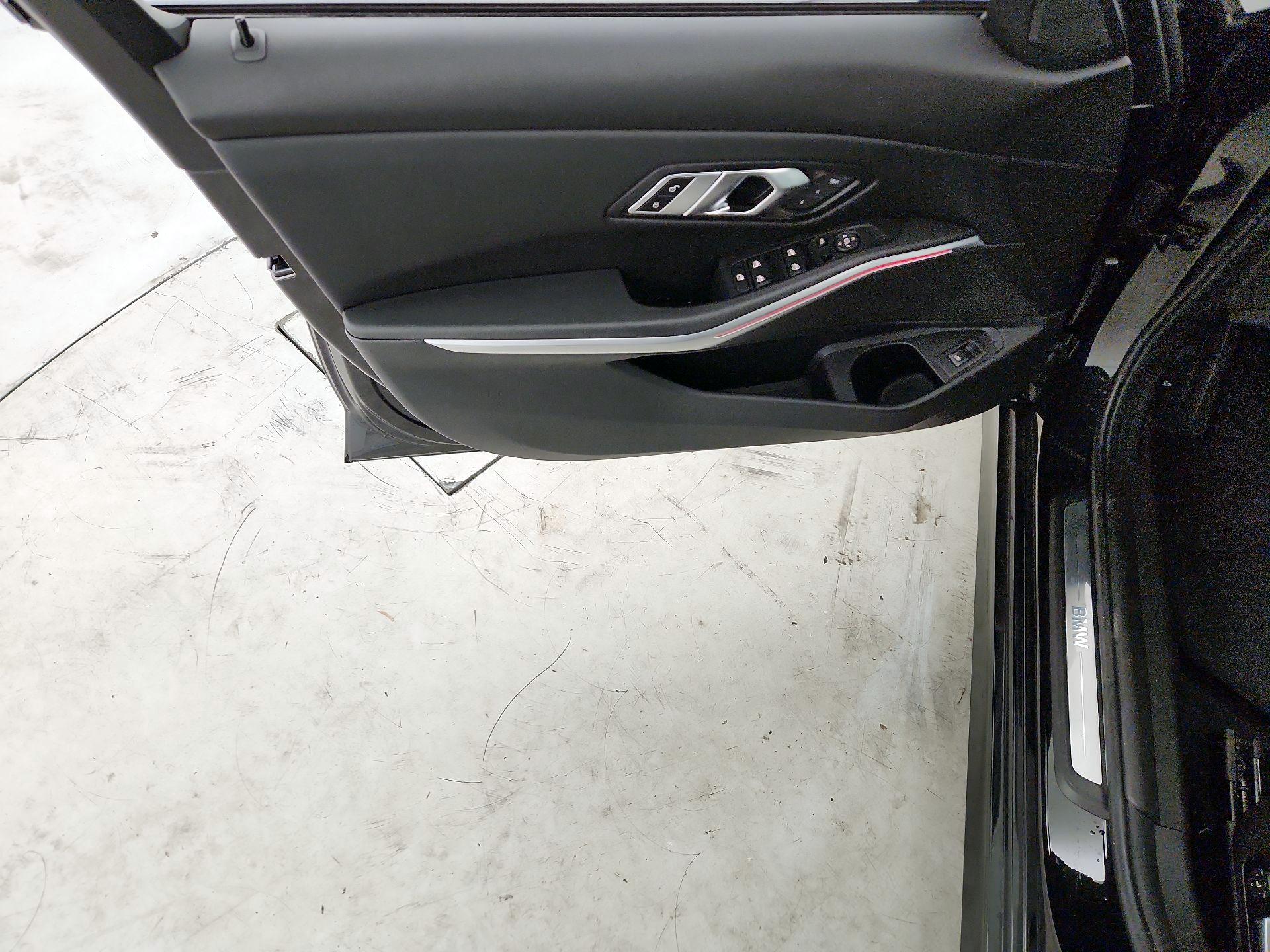 Thumbnail: 2023 BMW 3 Series - 12