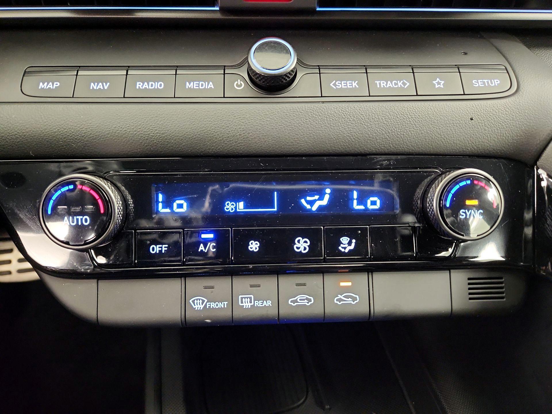 Thumbnail: 2025 Hyundai Elantra - 17