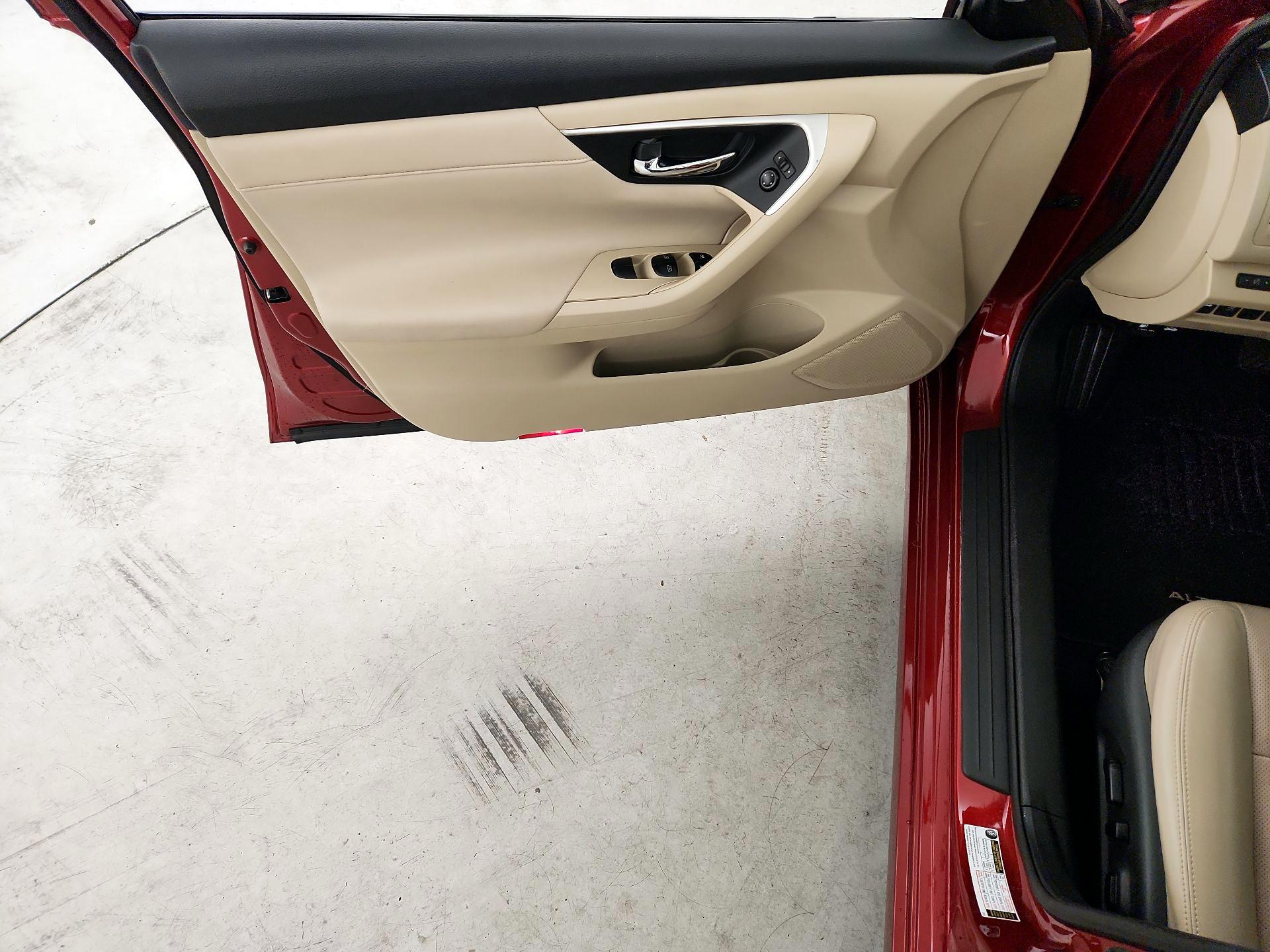 Thumbnail: 2018 Nissan Altima - 12