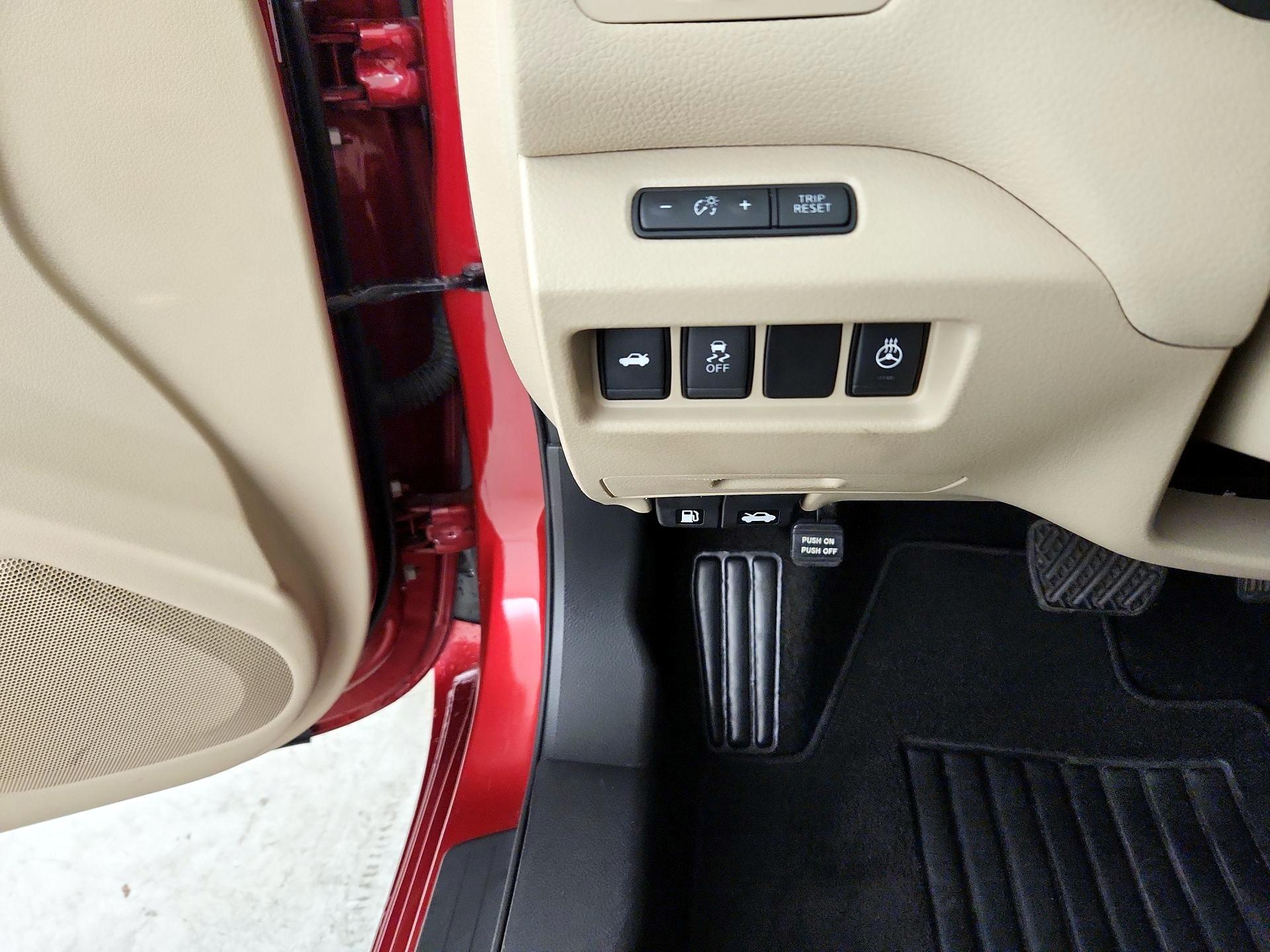 Thumbnail: 2018 Nissan Altima - 13