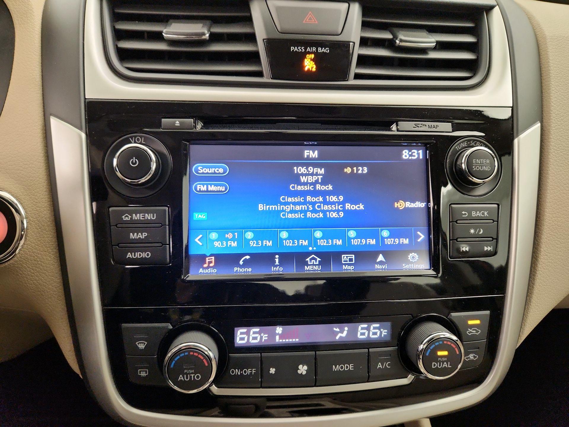 Thumbnail: 2018 Nissan Altima - 16