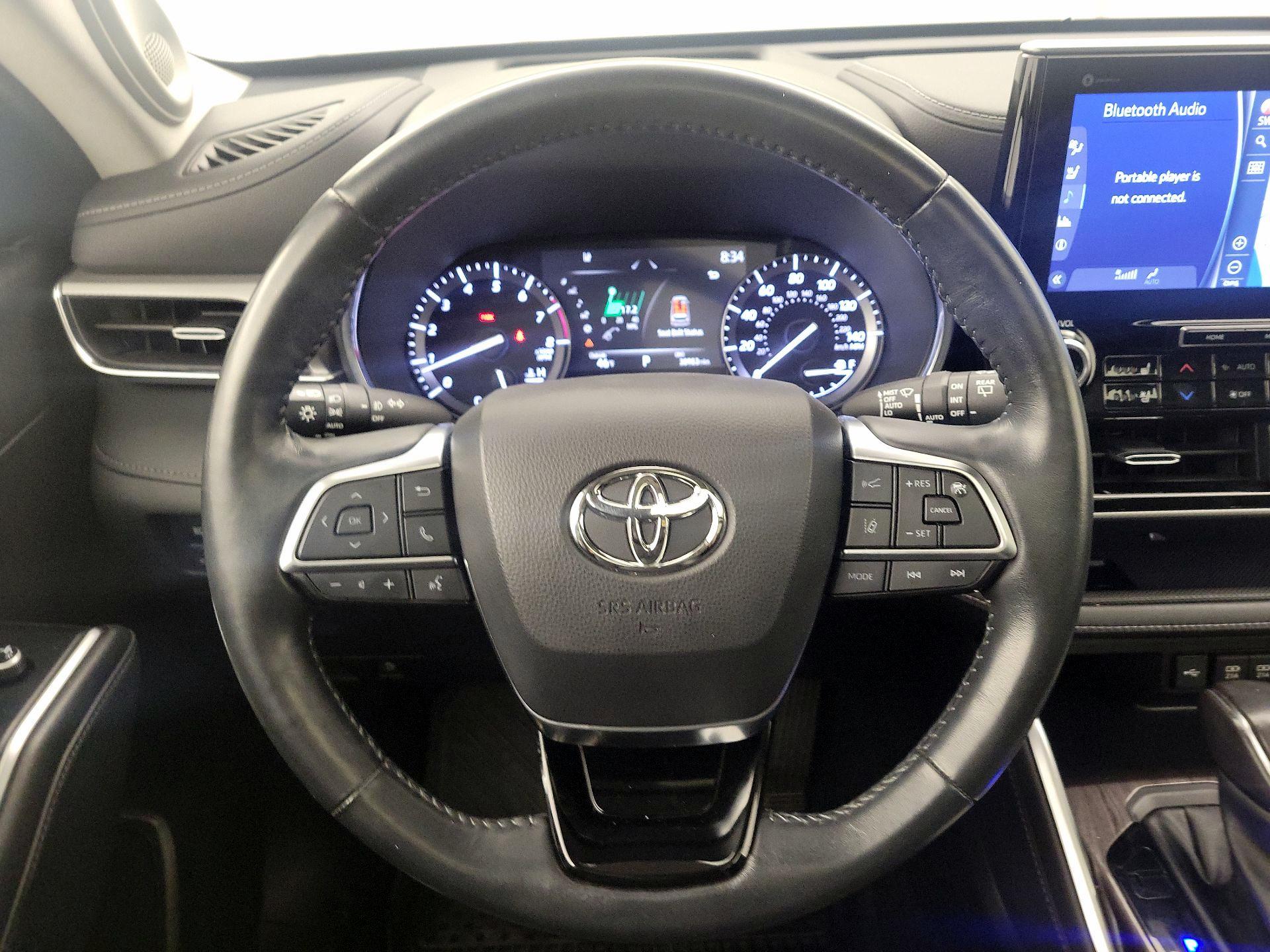 Thumbnail: 2021 Toyota Highlander - 10