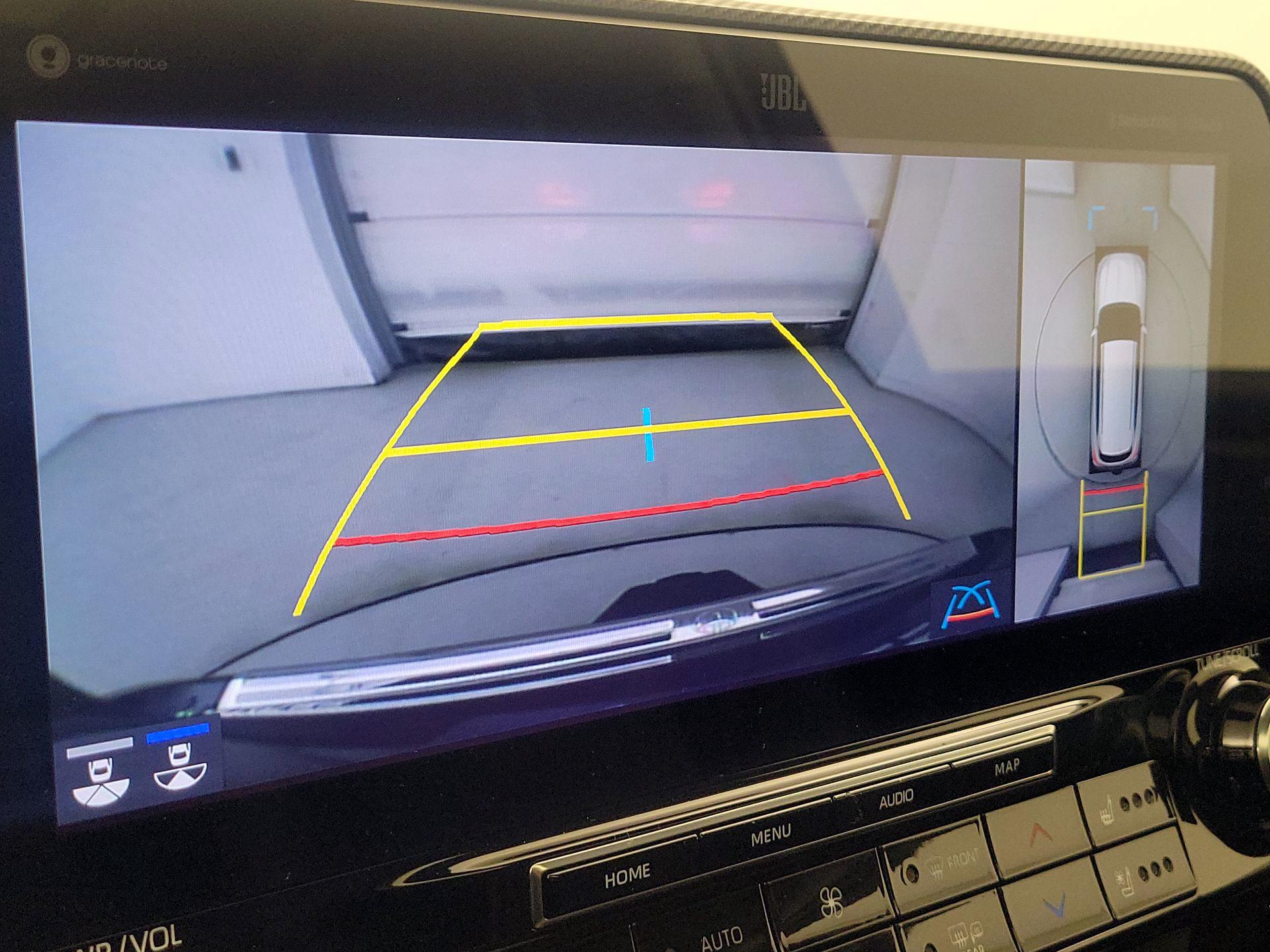 Thumbnail: 2021 Toyota Highlander - 15