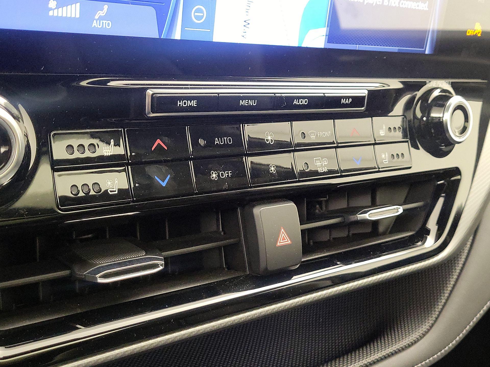 Thumbnail: 2021 Toyota Highlander - 17