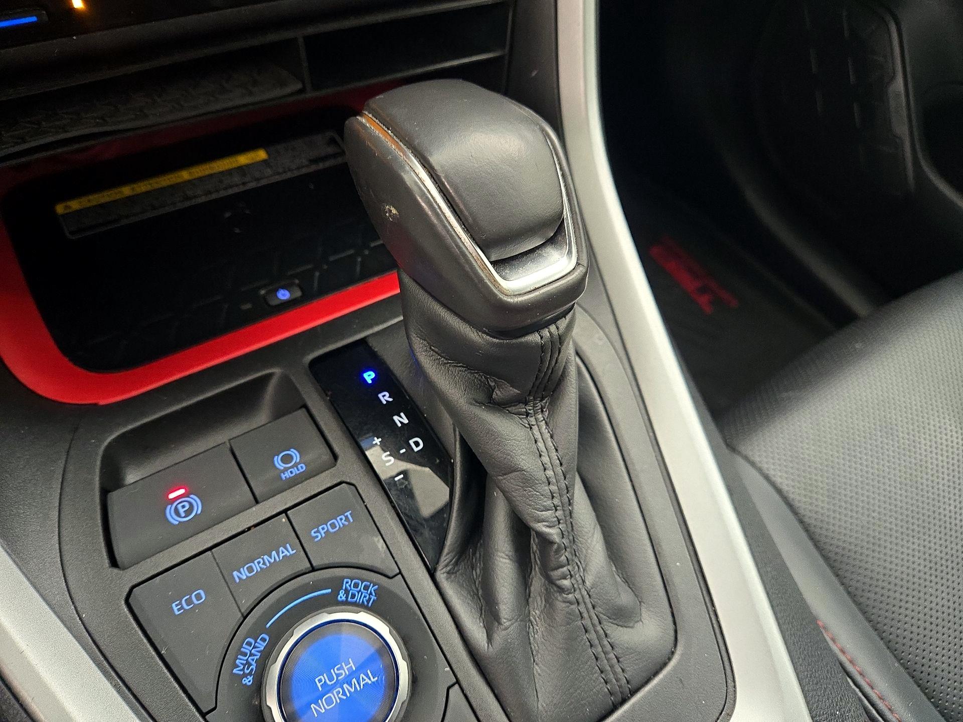 Thumbnail: 2021 Toyota RAV4 - 18