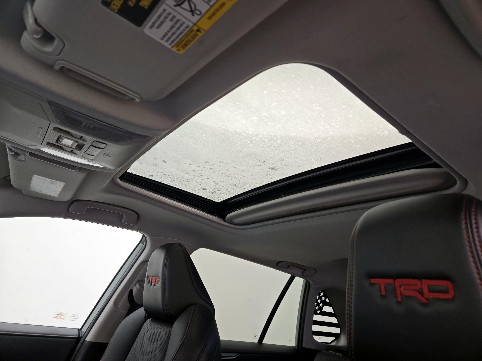 Thumbnail: 2021 Toyota RAV4 - 20