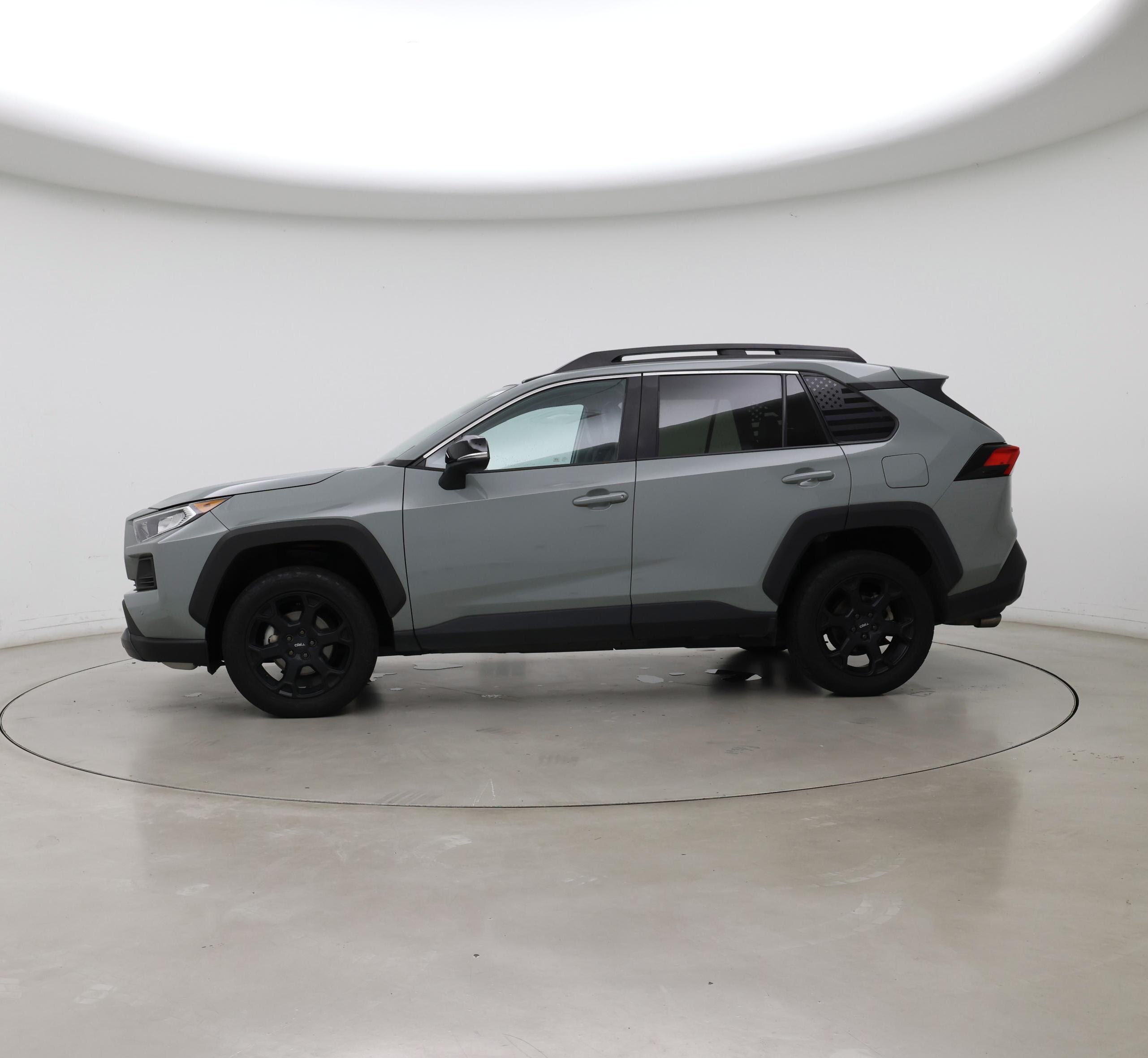Thumbnail: 2021 Toyota RAV4 - 3