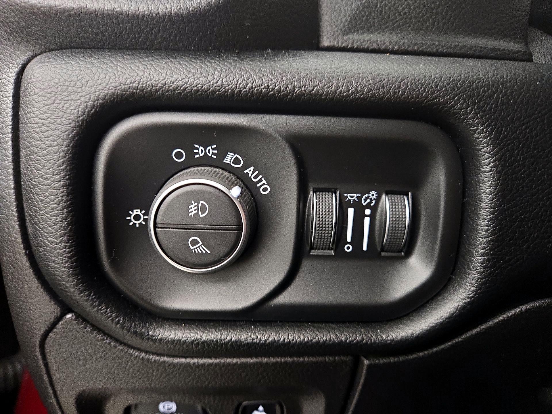 Thumbnail: 2019 RAM 1500 - 13