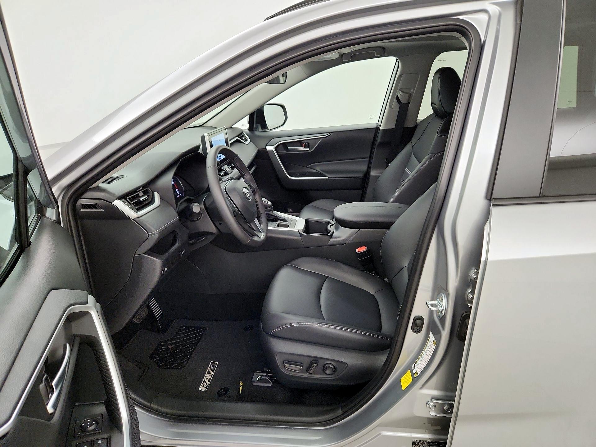 Thumbnail: 2025 Toyota RAV4 - 9