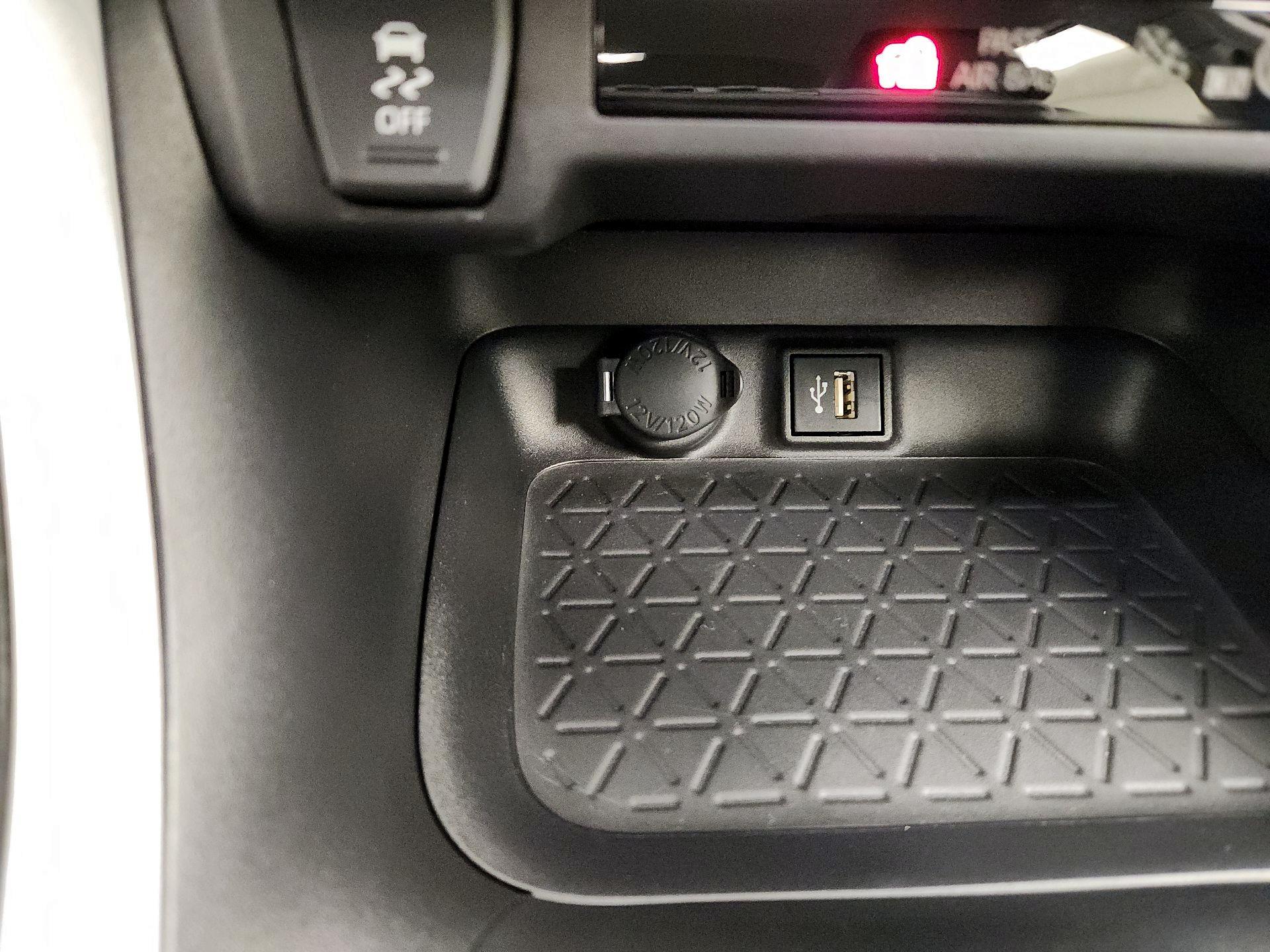 Thumbnail: 2025 Toyota RAV4 - 16