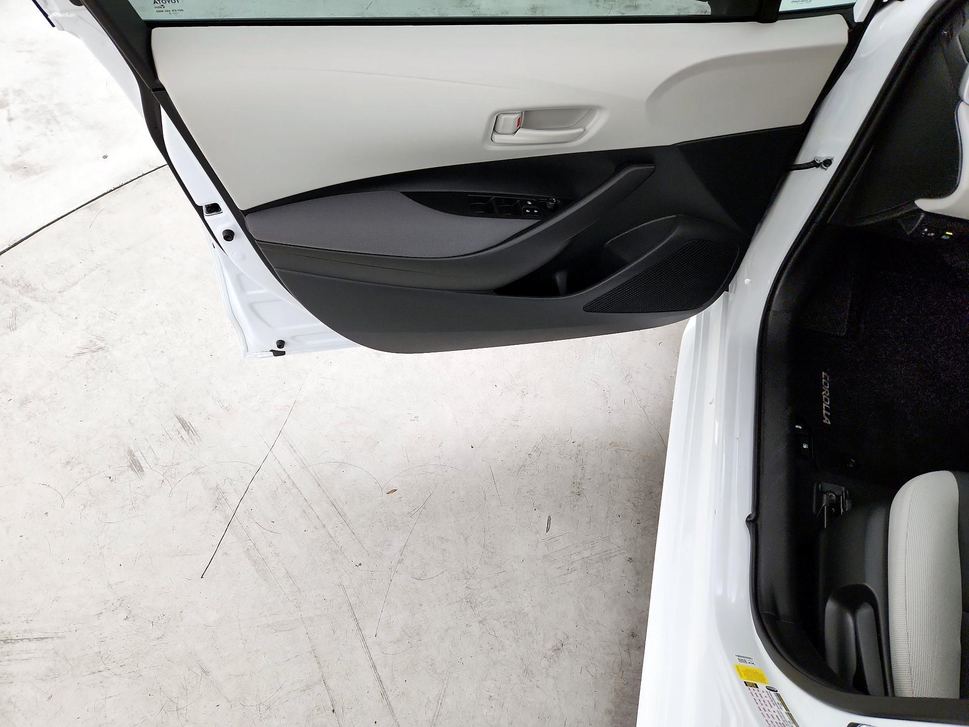 Thumbnail: 2025 Toyota Corolla - 10