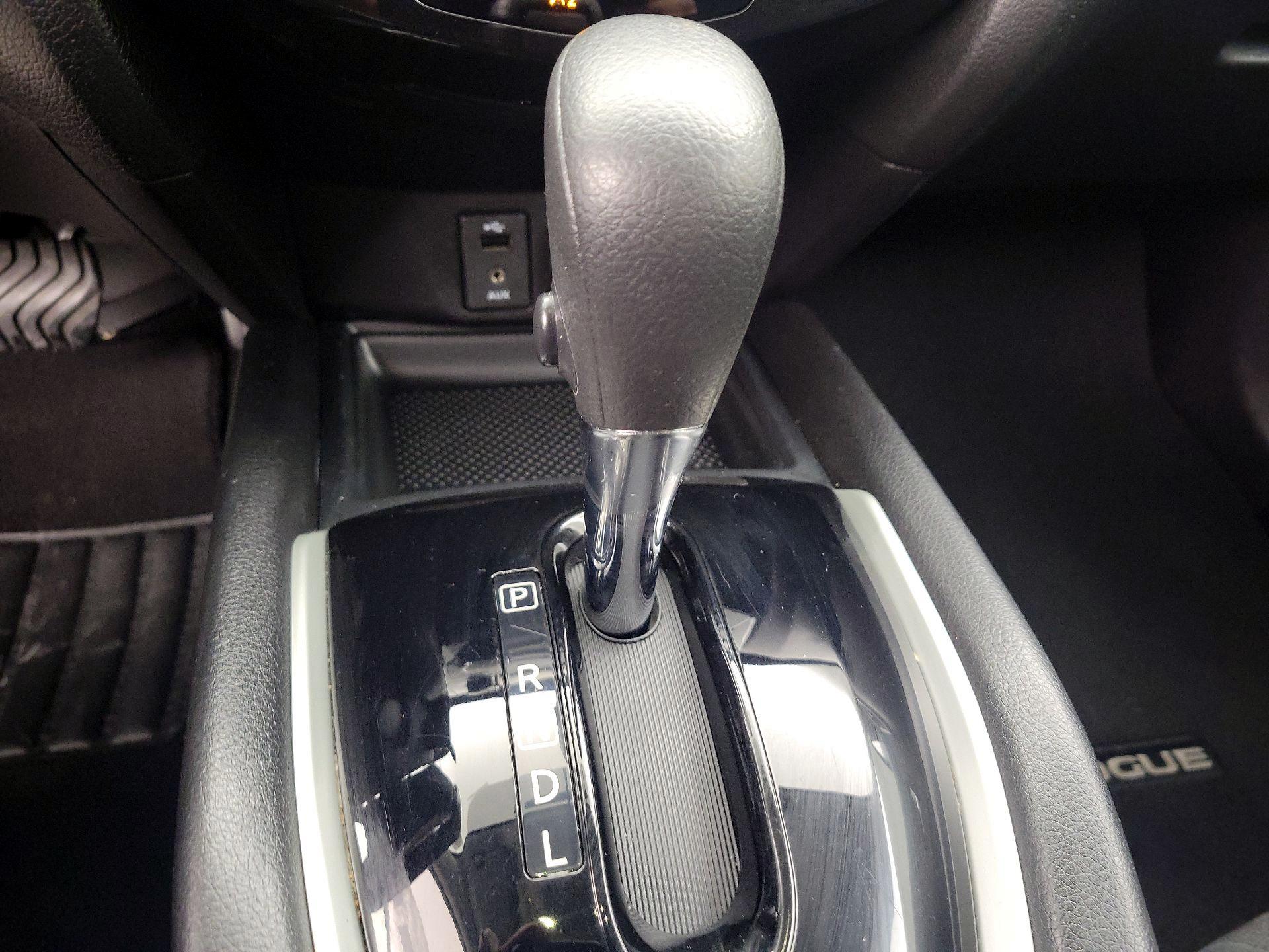 Thumbnail: 2014 Nissan Rogue - 17