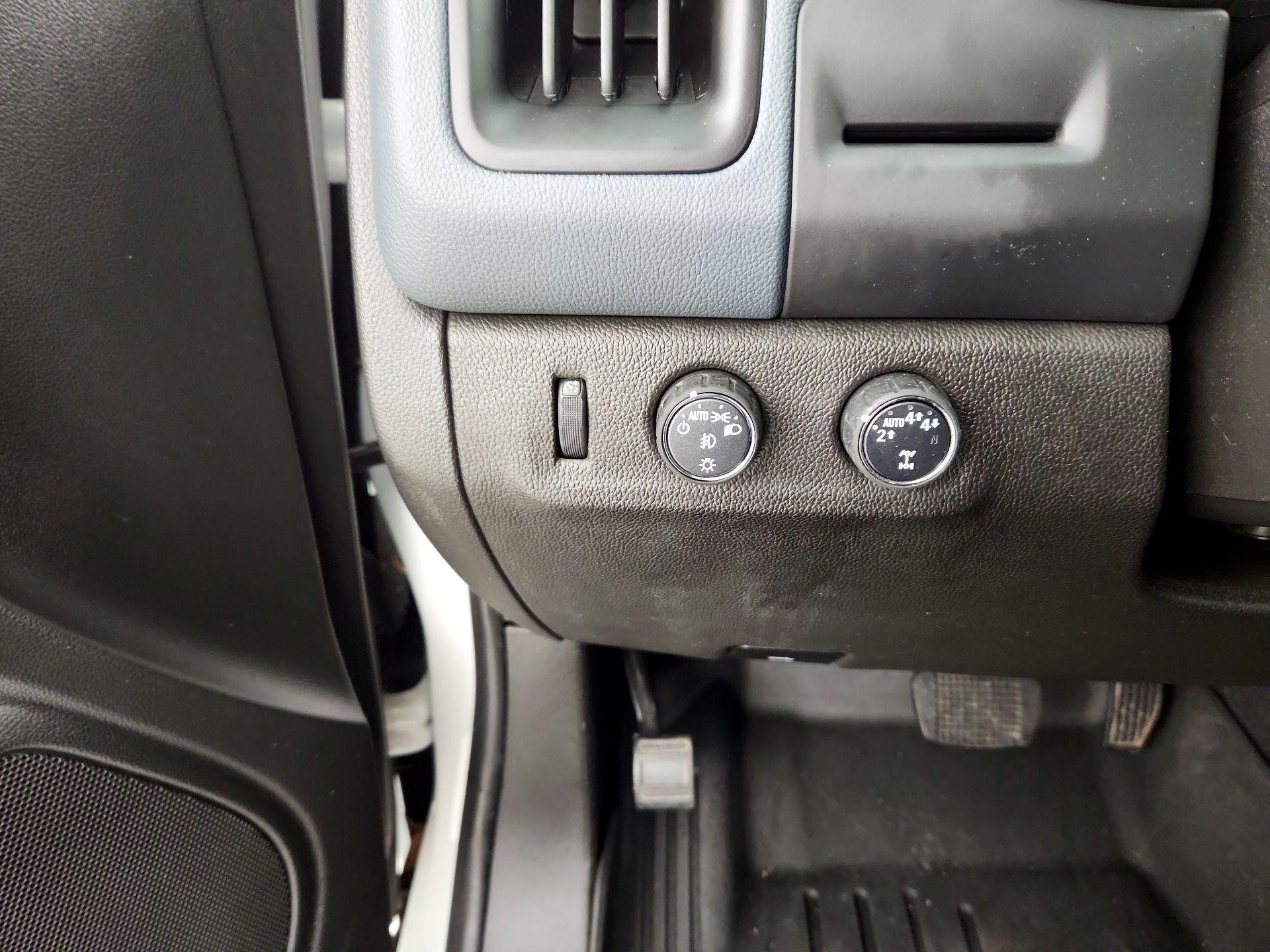 Thumbnail: 2022 Chevrolet Colorado - 13