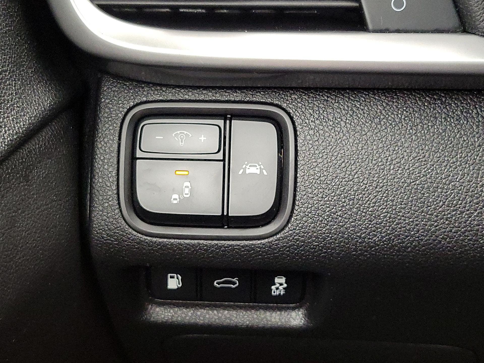 Thumbnail: 2020 Kia Optima - 13