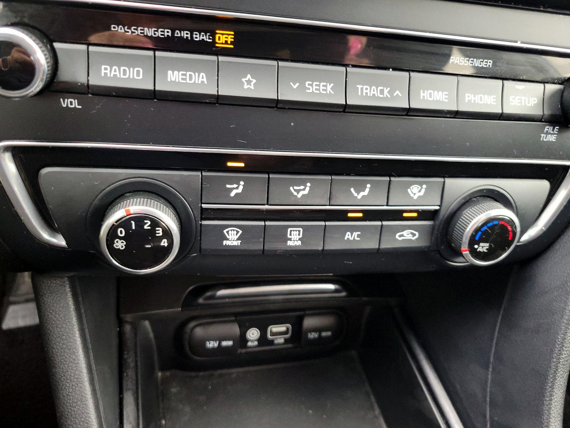 Thumbnail: 2020 Kia Optima - 16