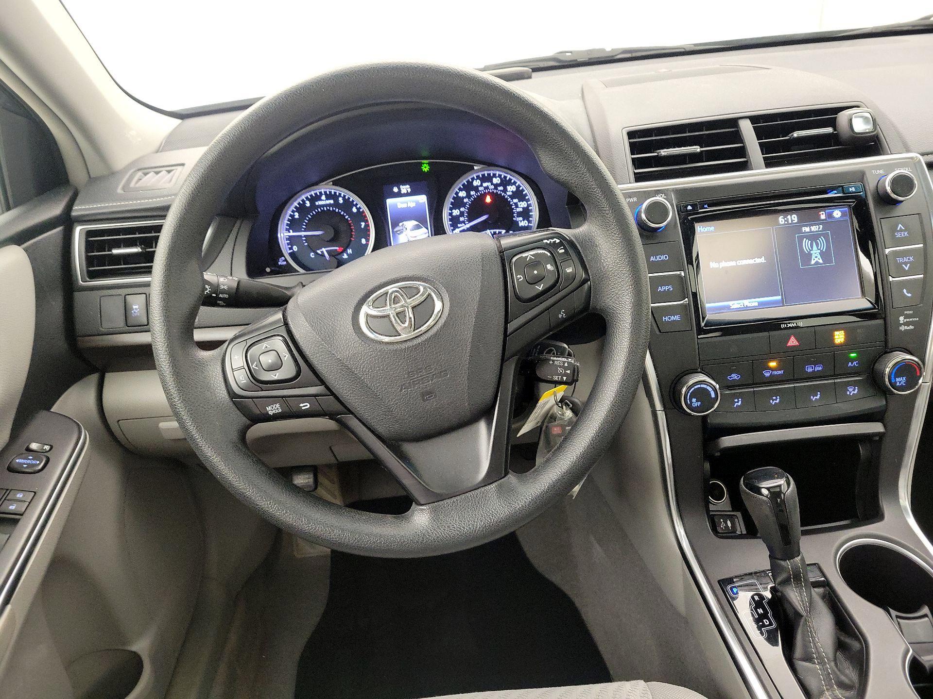 Thumbnail: 2017 Toyota Camry - 10