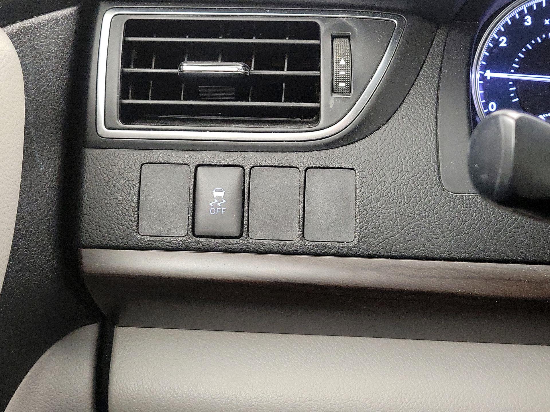 Thumbnail: 2017 Toyota Camry - 13