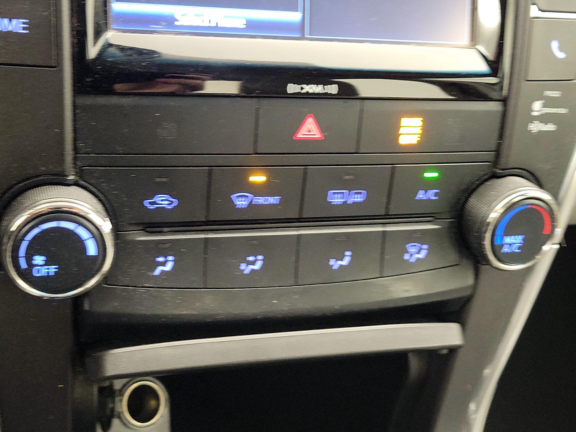 Thumbnail: 2017 Toyota Camry - 16