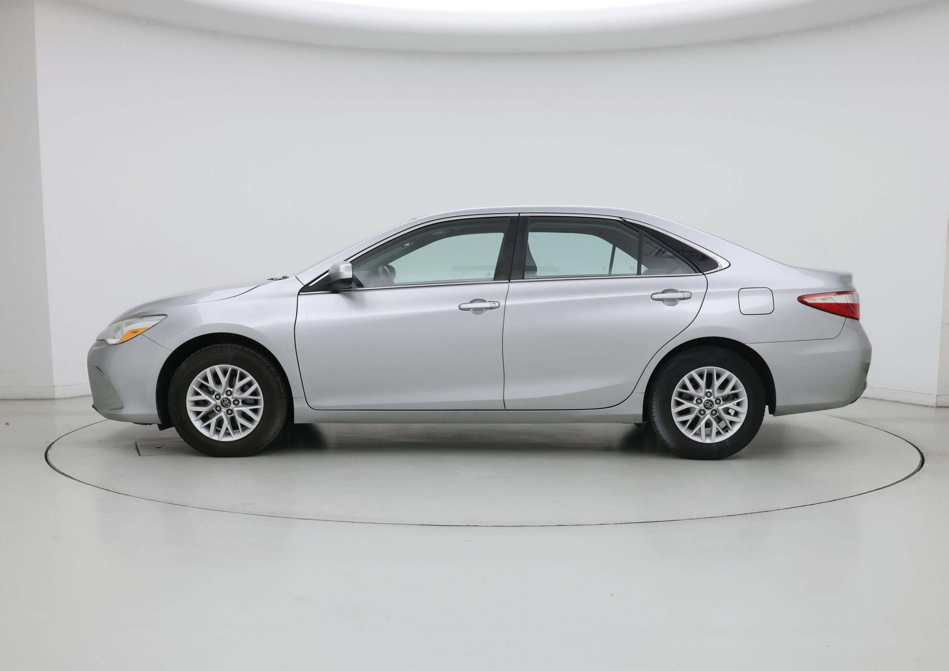 Thumbnail: 2017 Toyota Camry - 3