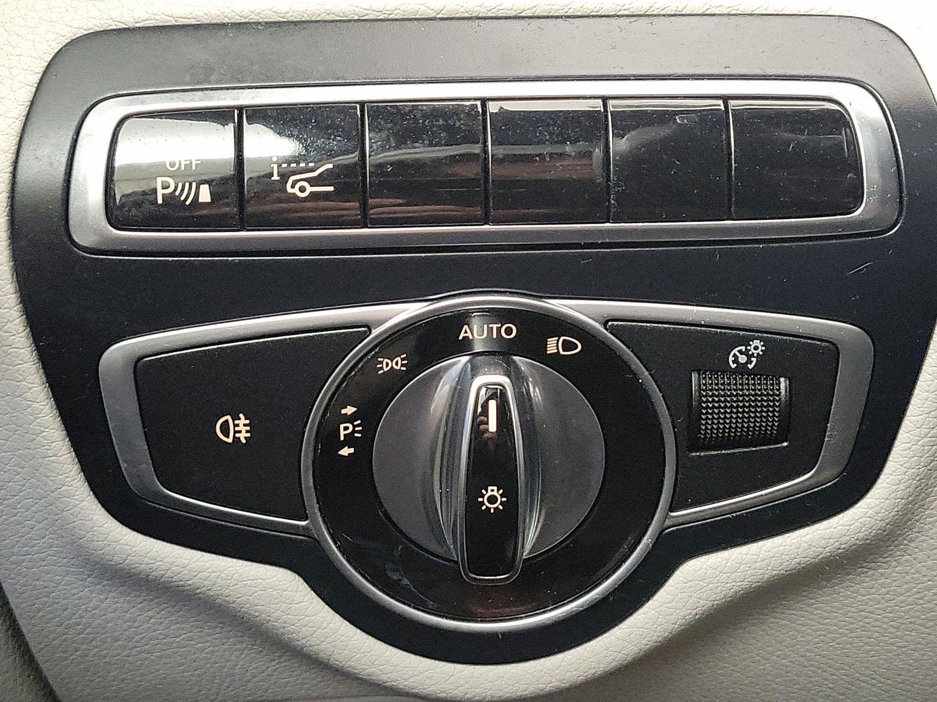 Thumbnail: 2017 Mercedes-Benz C-Class - 13