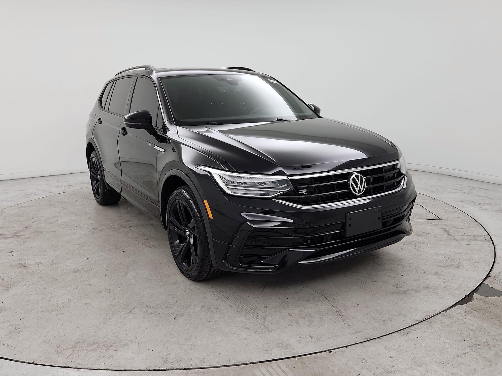 2023 Volkswagen Tiguan SE R-LINE BLACK