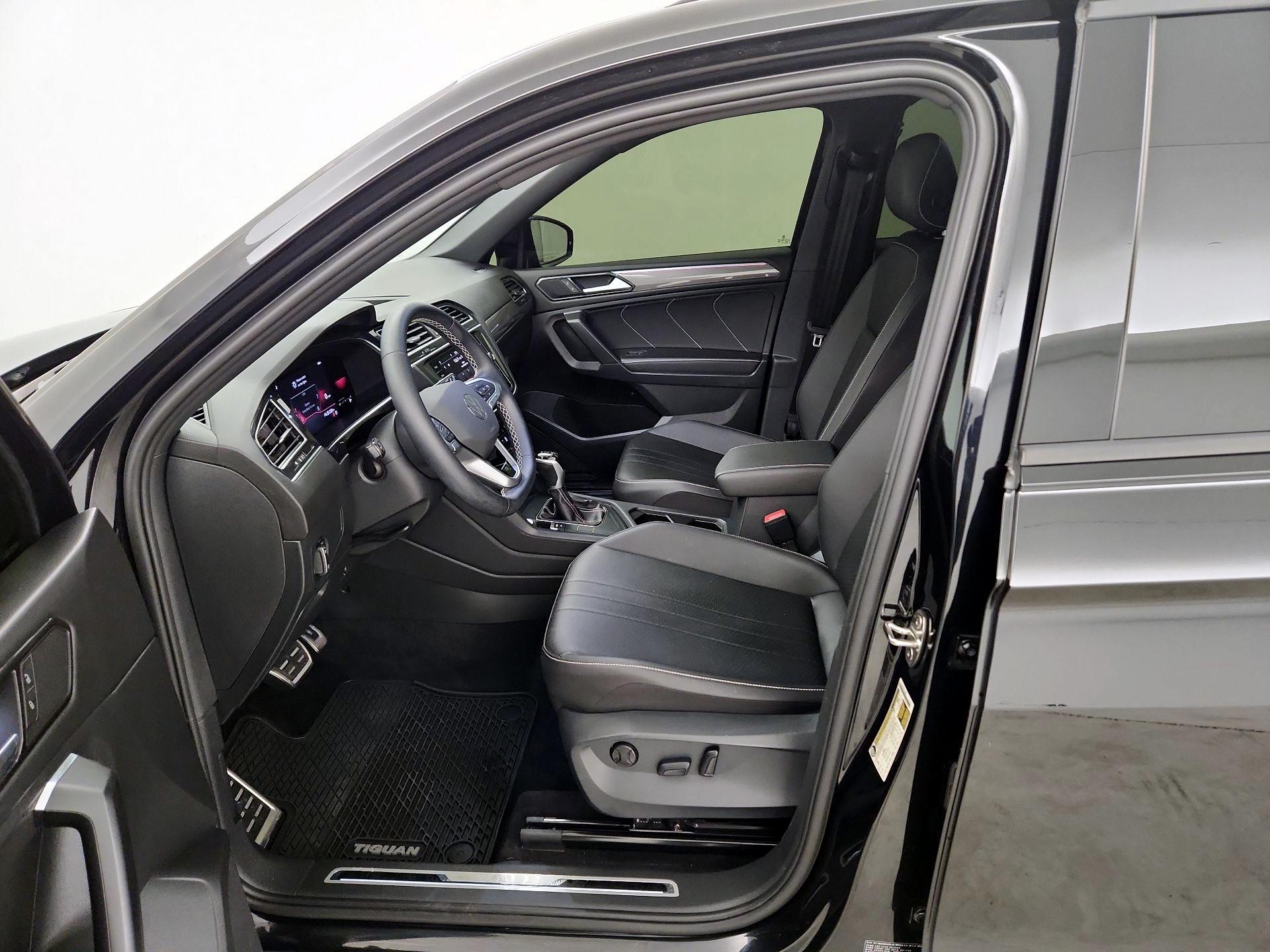 Thumbnail: 2023 Volkswagen Tiguan - 9