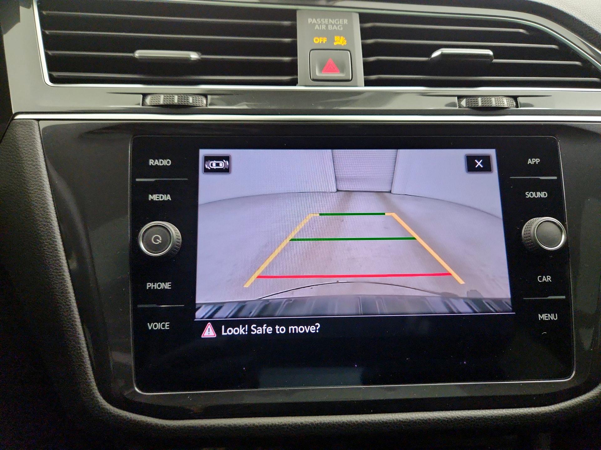 Thumbnail: 2023 Volkswagen Tiguan - 12