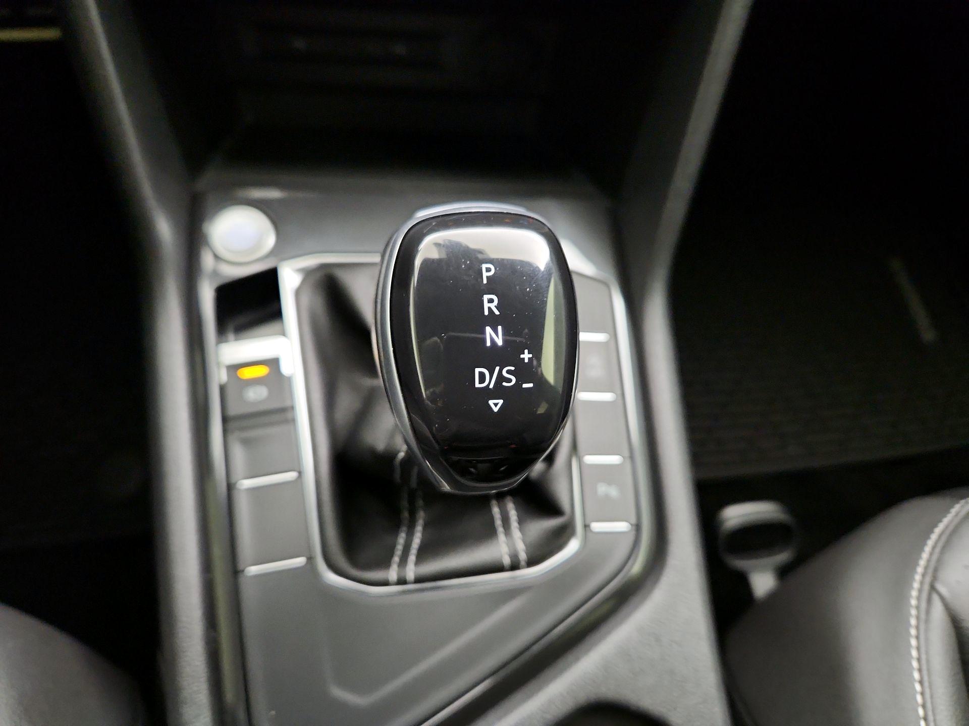 Thumbnail: 2023 Volkswagen Tiguan - 15