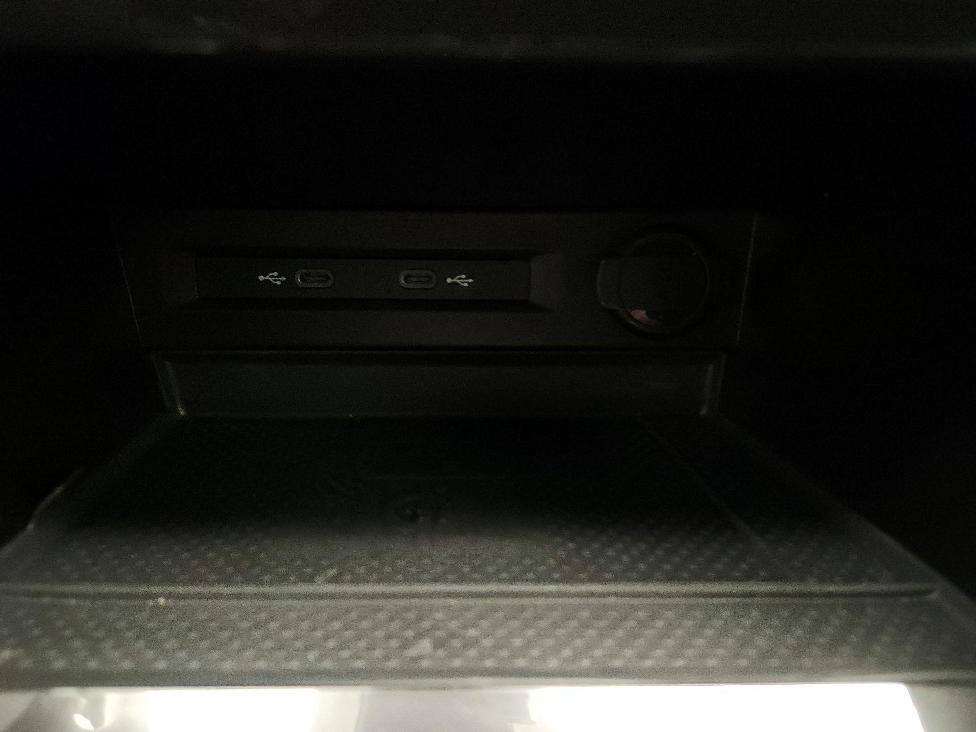 Thumbnail: 2023 Volkswagen Tiguan - 16