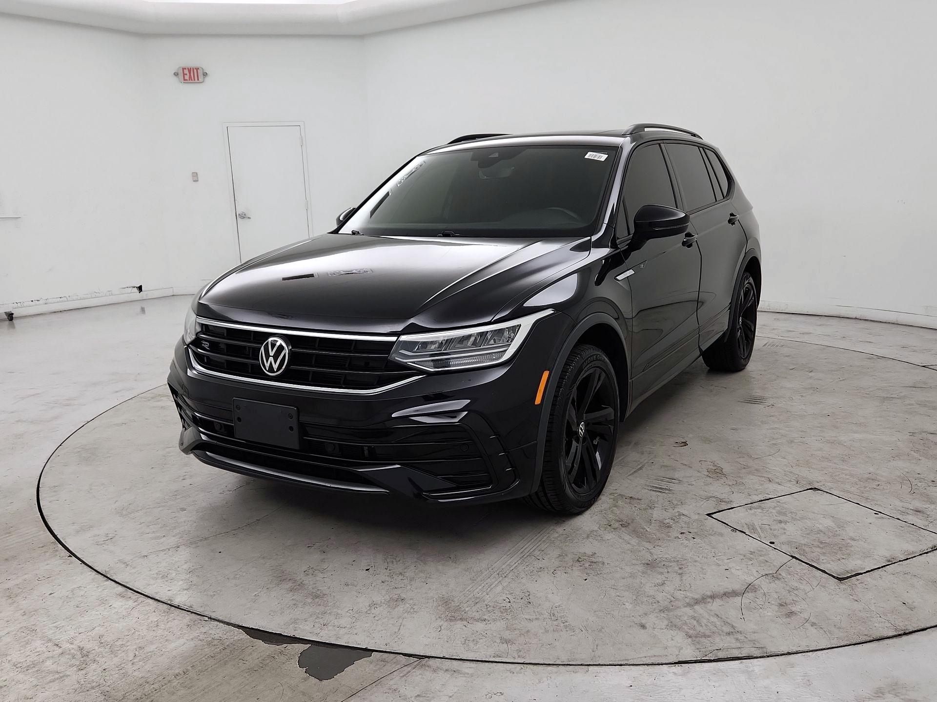 Thumbnail: 2023 Volkswagen Tiguan - 3