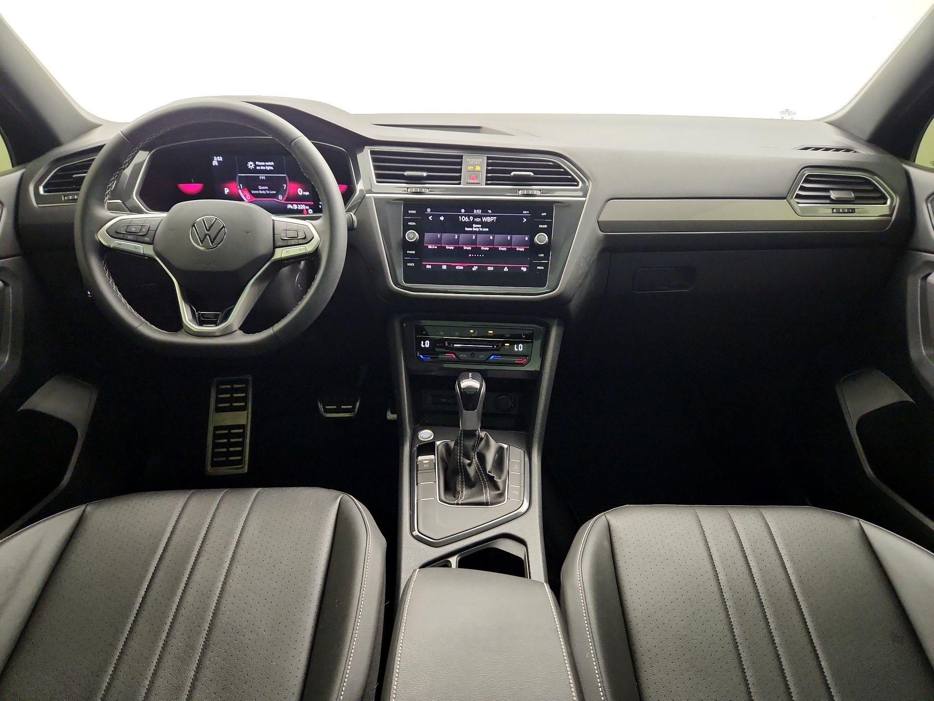 Thumbnail: 2023 Volkswagen Tiguan - 8