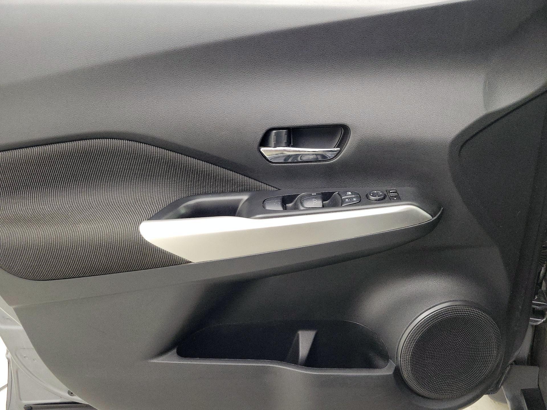 Thumbnail: 2019 Nissan Kicks - 12