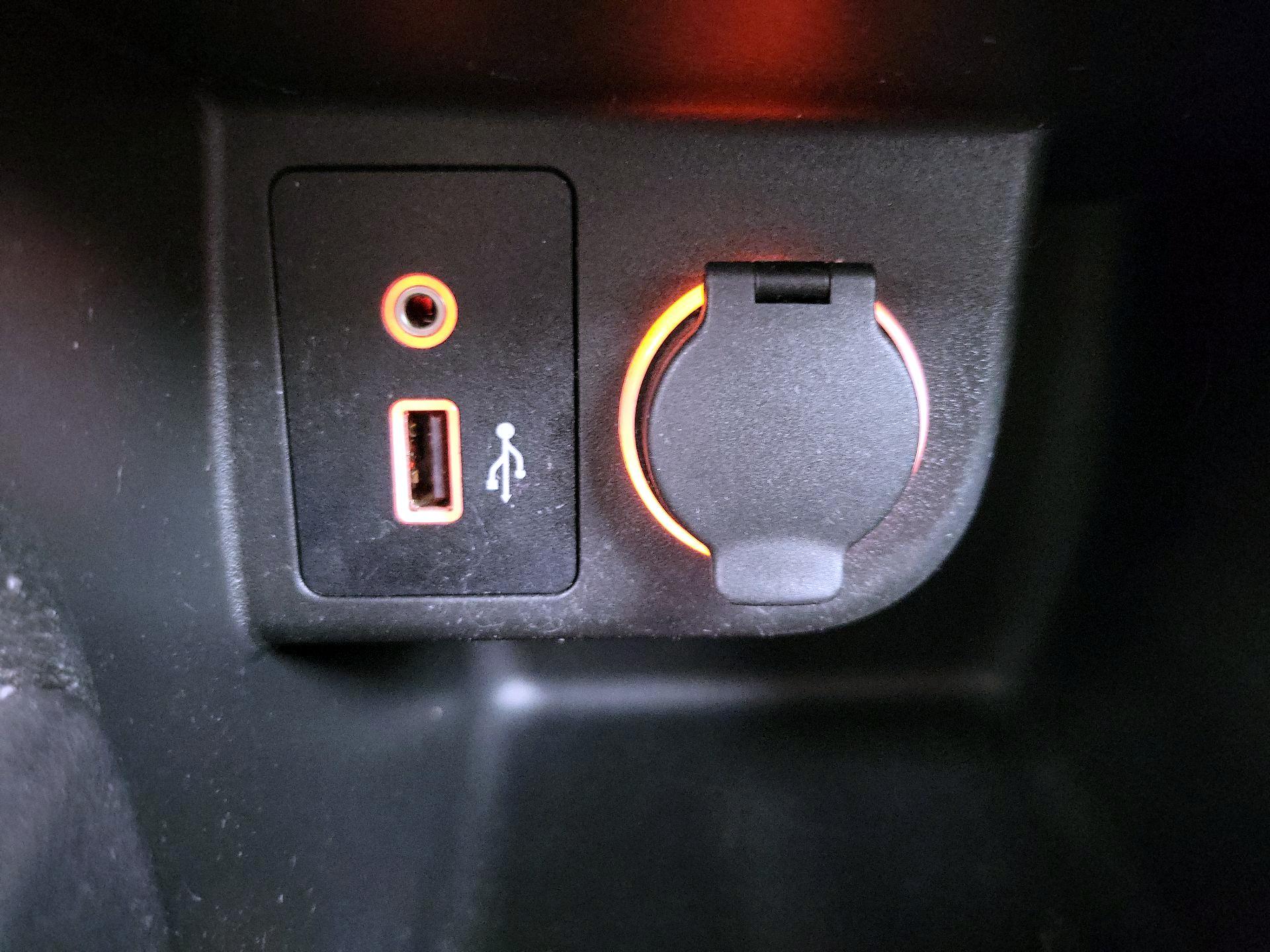 Thumbnail: 2019 Nissan Kicks - 18