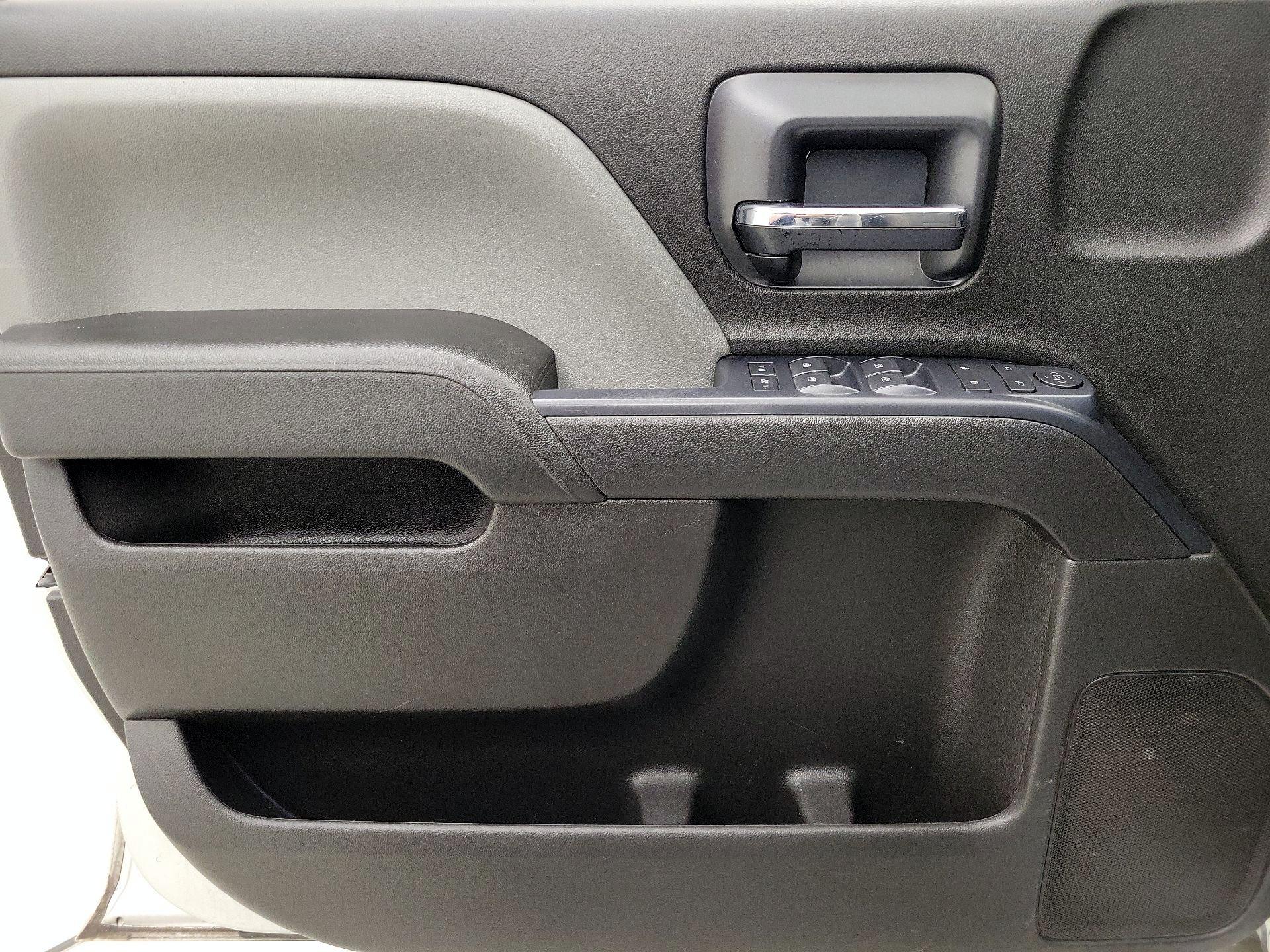 Thumbnail: 2018 Chevrolet Silverado 1500 - 12