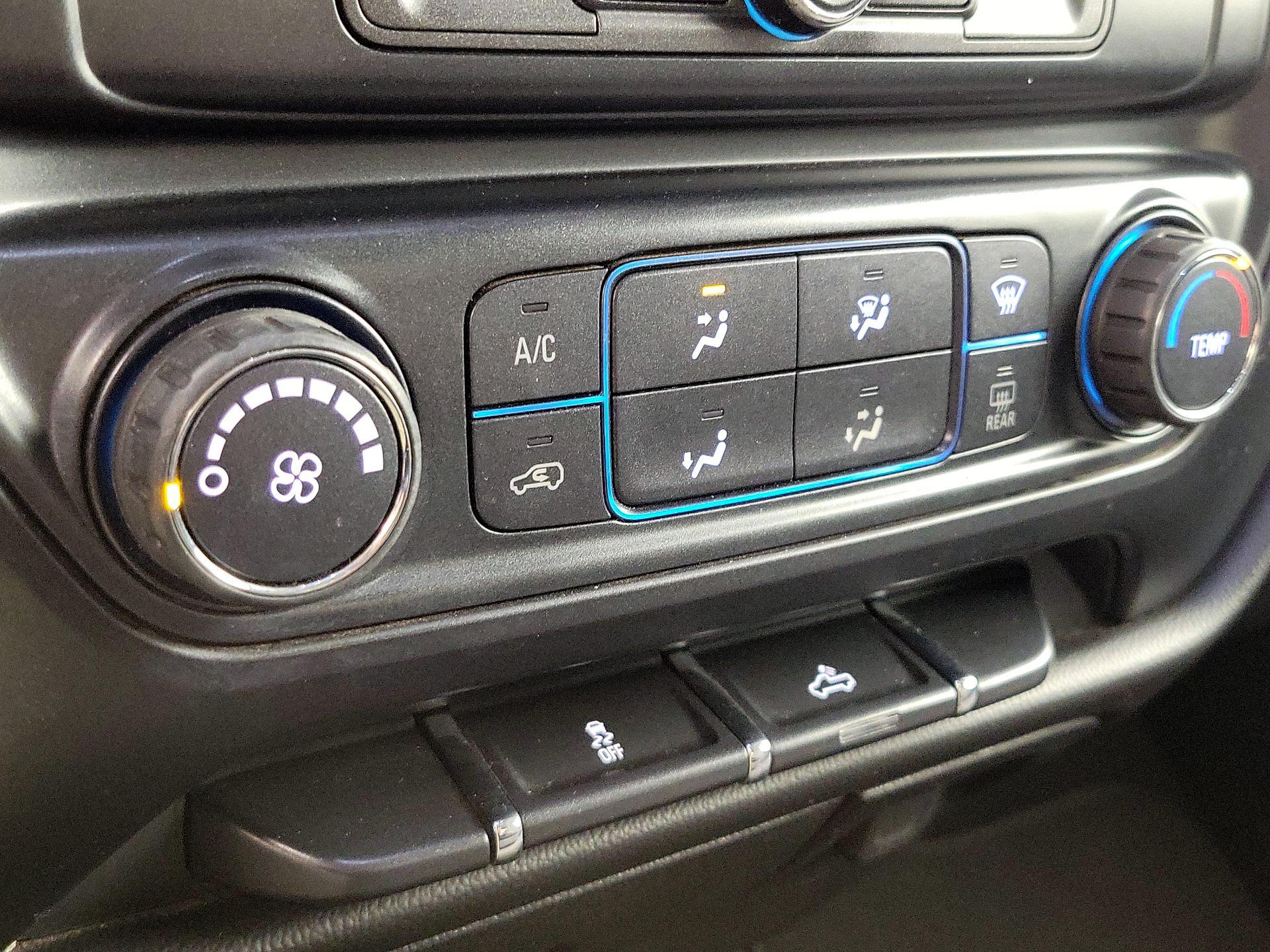 Thumbnail: 2018 Chevrolet Silverado 1500 - 16