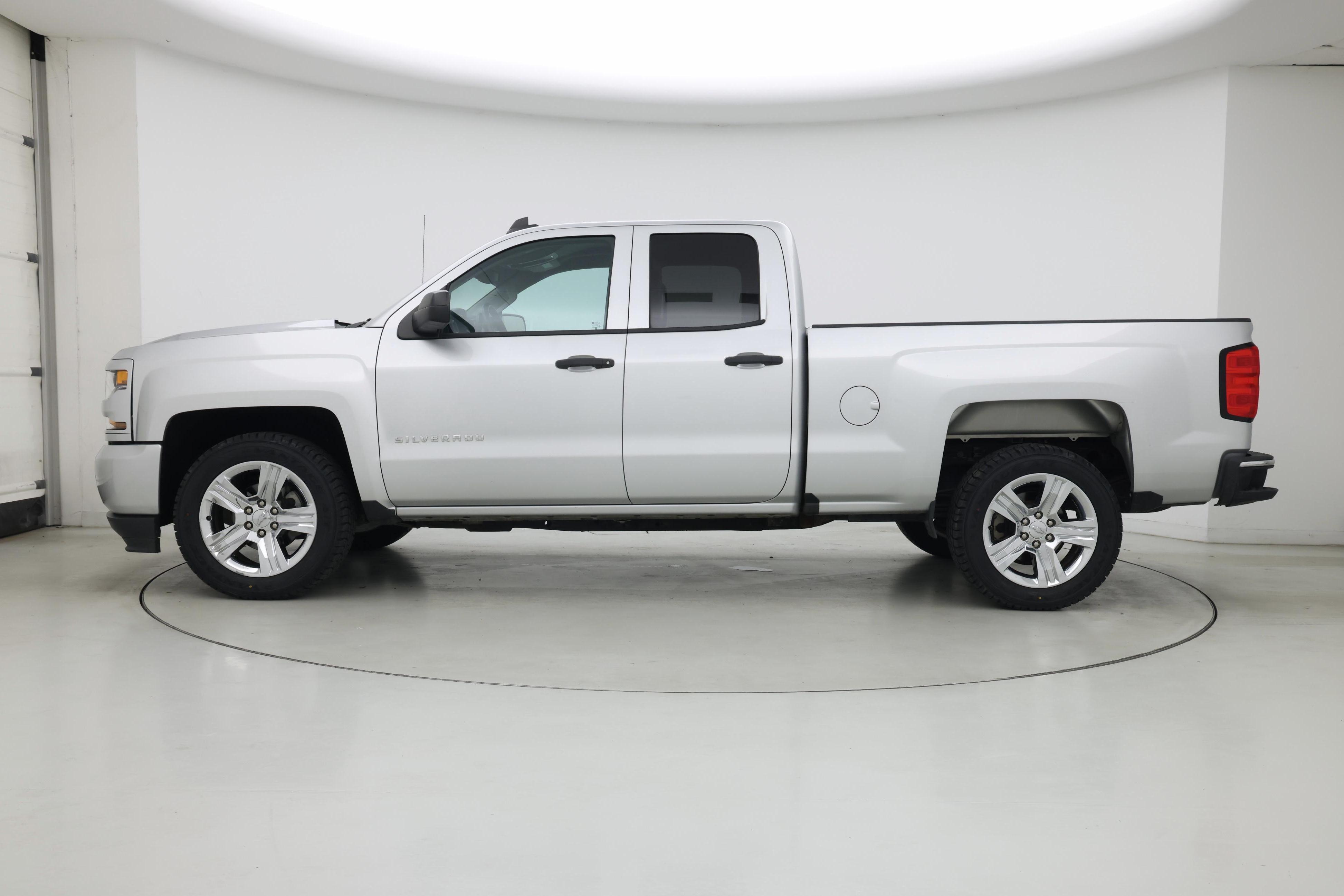 Thumbnail: 2018 Chevrolet Silverado 1500 - 3