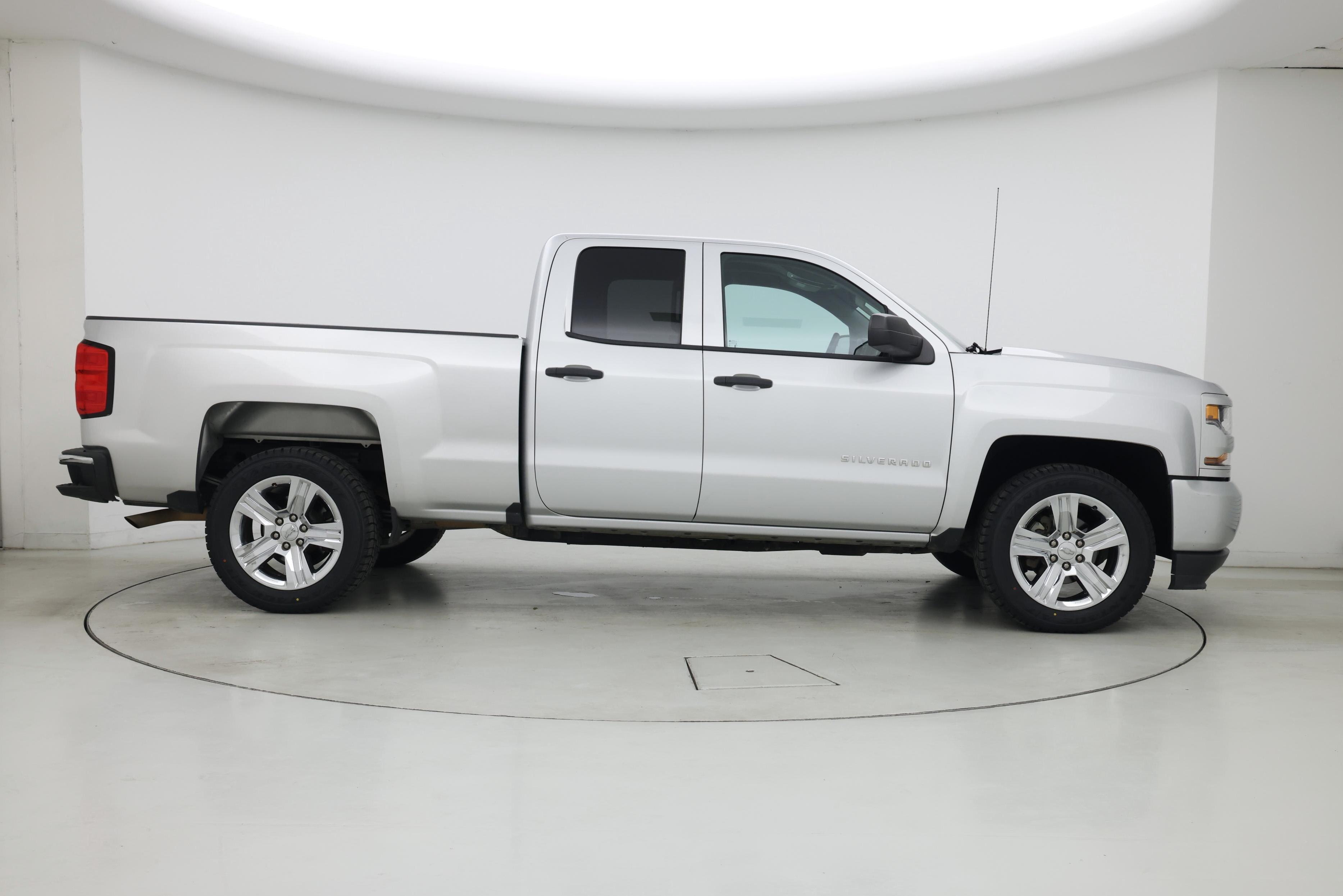 Thumbnail: 2018 Chevrolet Silverado 1500 - 7