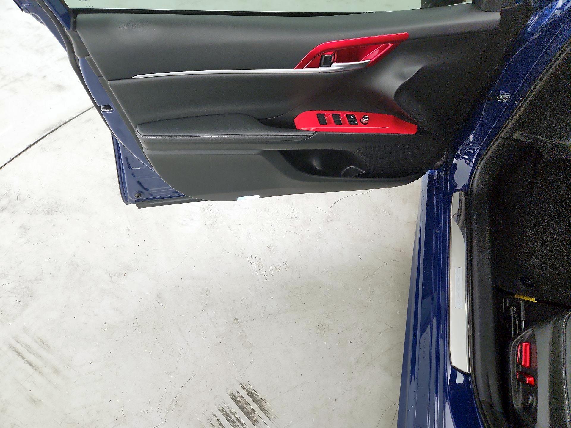 Thumbnail: 2023 Toyota Camry - 10