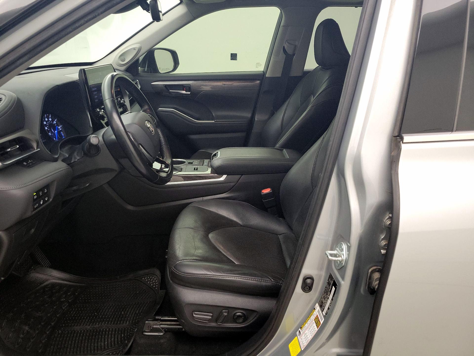 Thumbnail: 2021 Toyota Highlander - 11