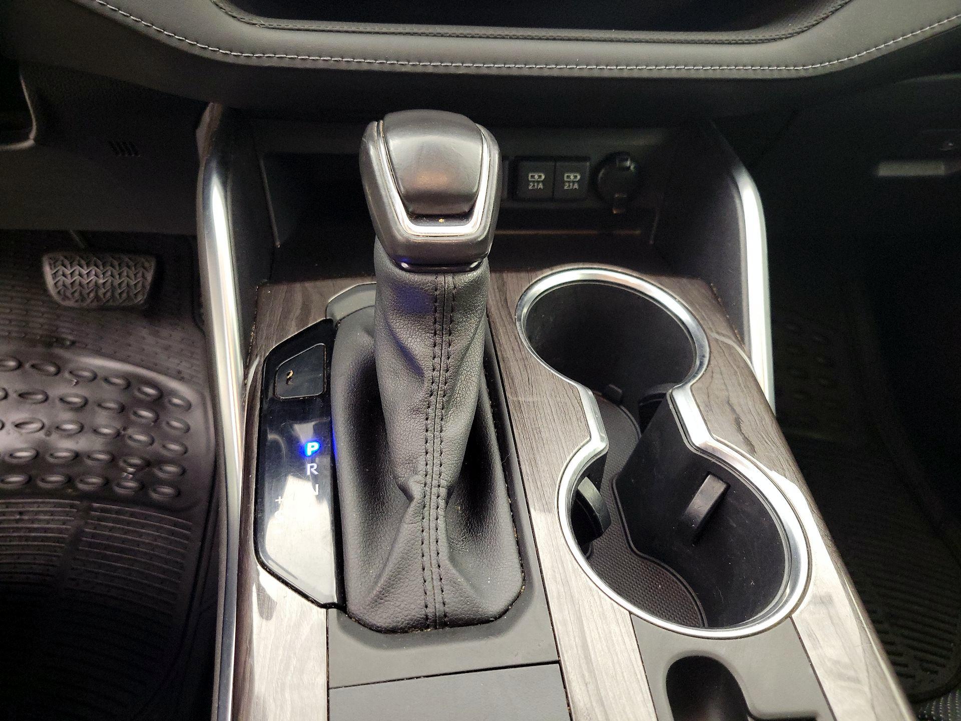 Thumbnail: 2021 Toyota Highlander - 18