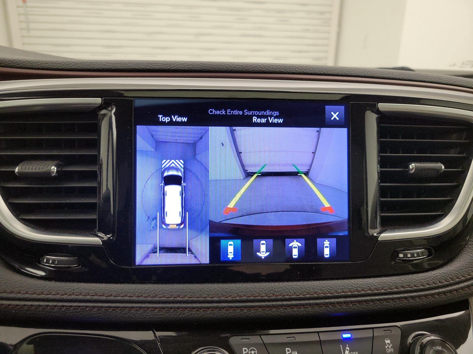 Thumbnail: 2017 Chrysler Pacifica - 15